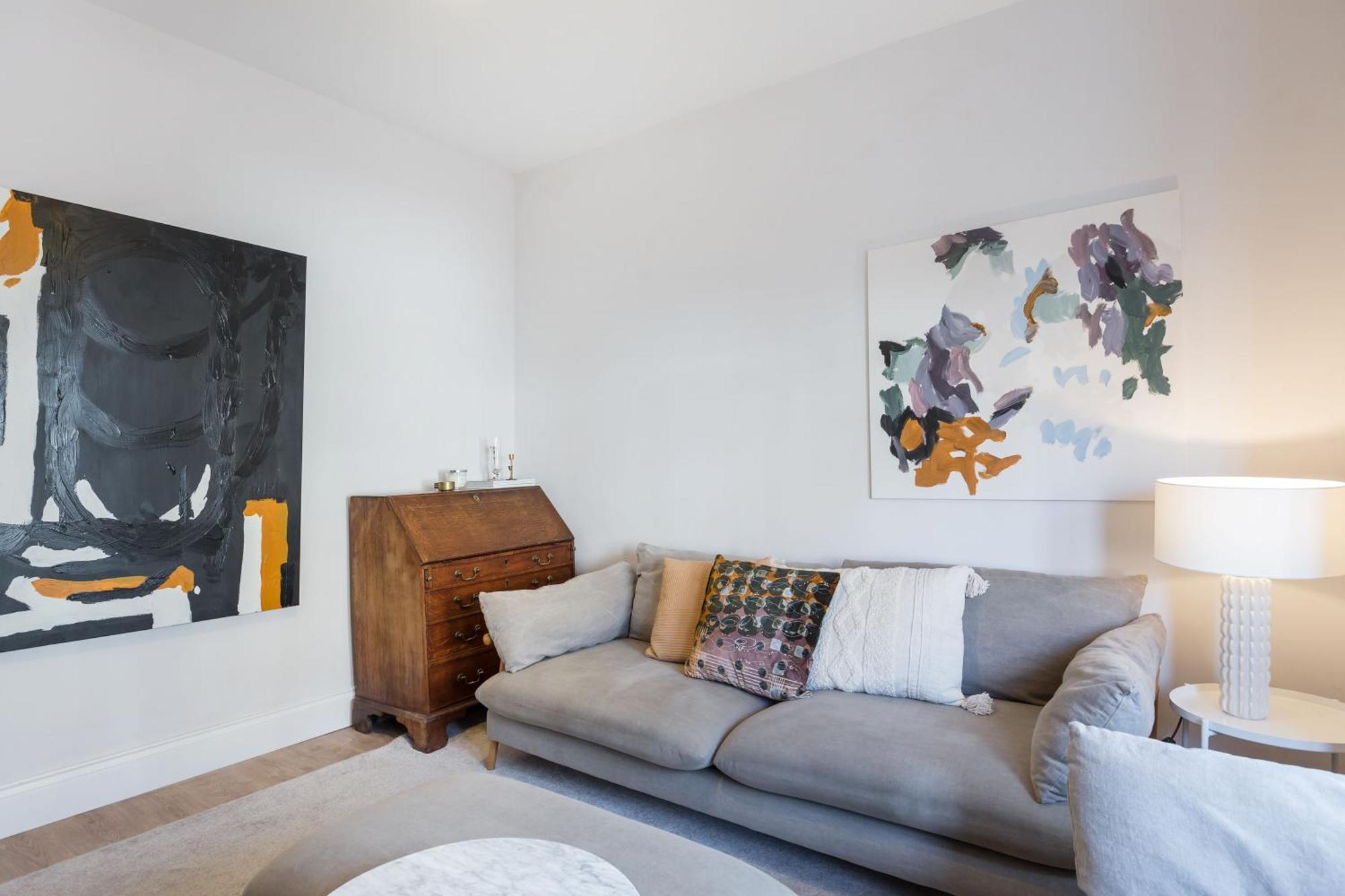 Newly Renovated Large 4-5 Bedroom House Hébergement de vacances