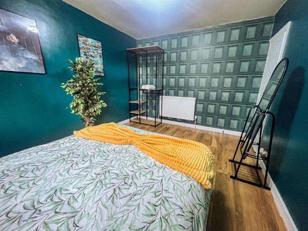 3 Bed Townhouse By Harlington Londres