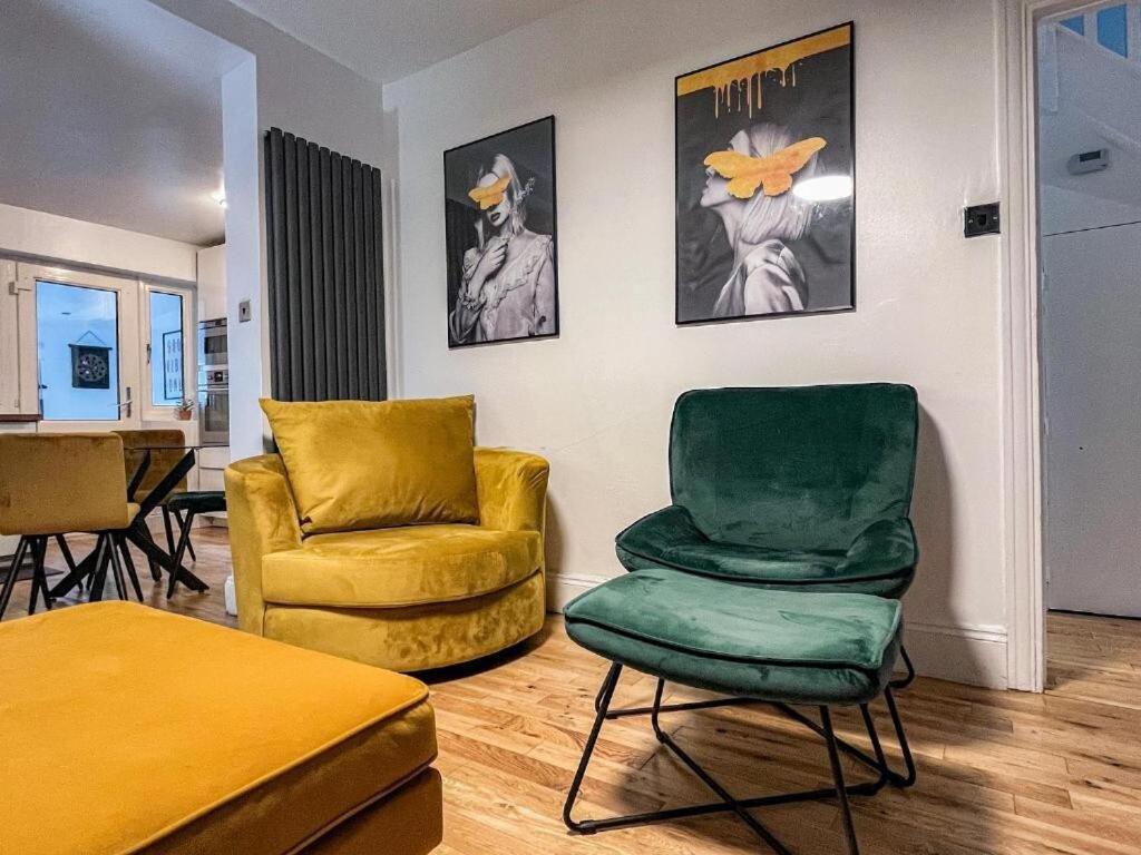 Apartamento 3 Bed Townhouse By Harlington Londres