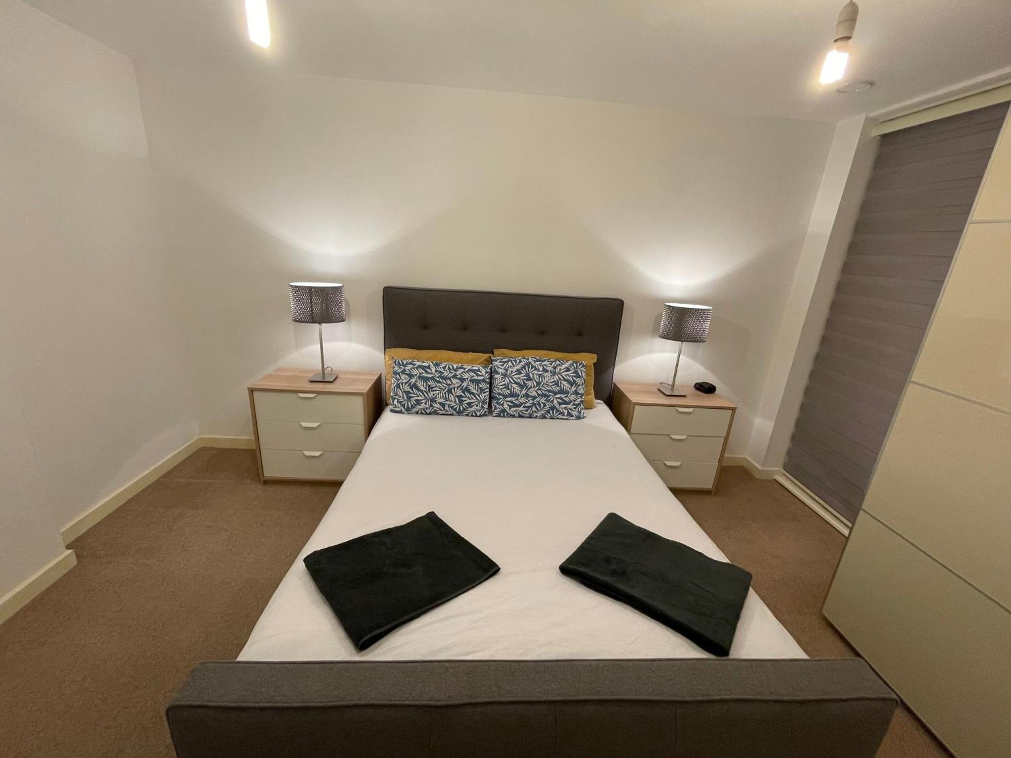 Appartement 2br-sleeps4-parking-balcony-nearcitycentre *