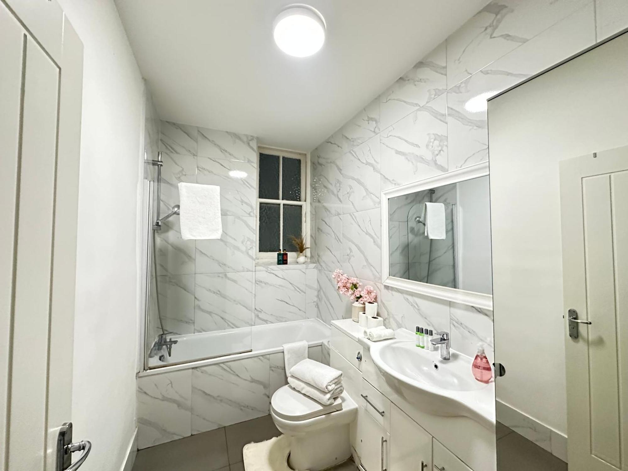 Oxford St Luxurious Apartment London