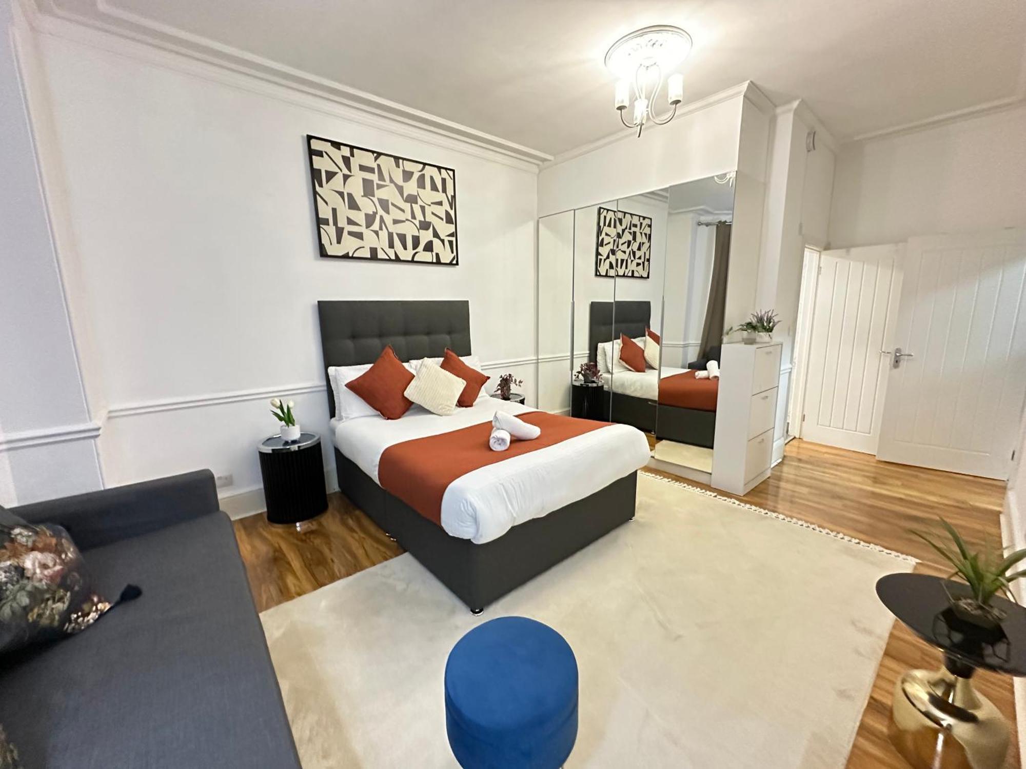 Oxford St Luxurious Apartment