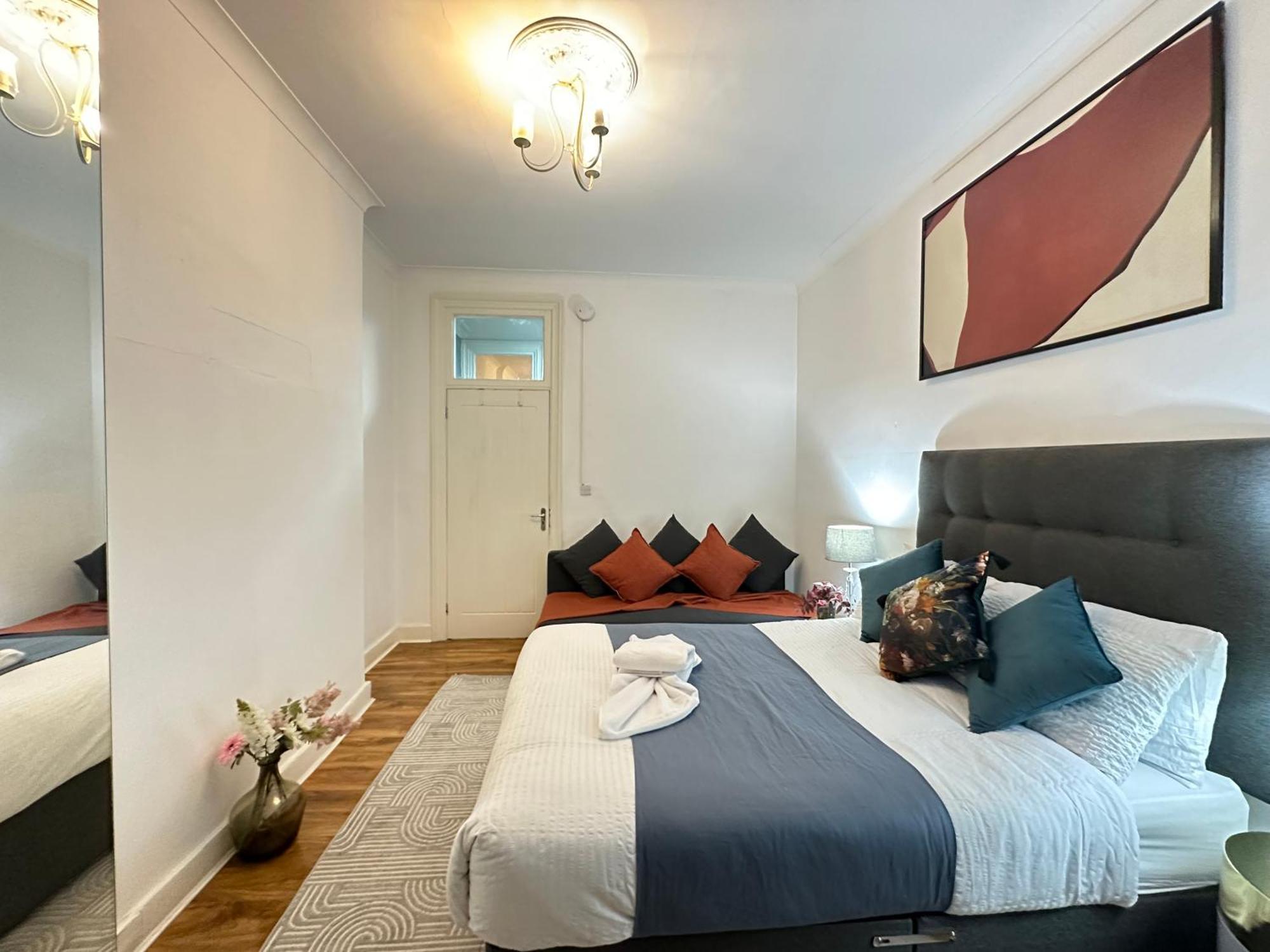Oxford St Luxurious * London