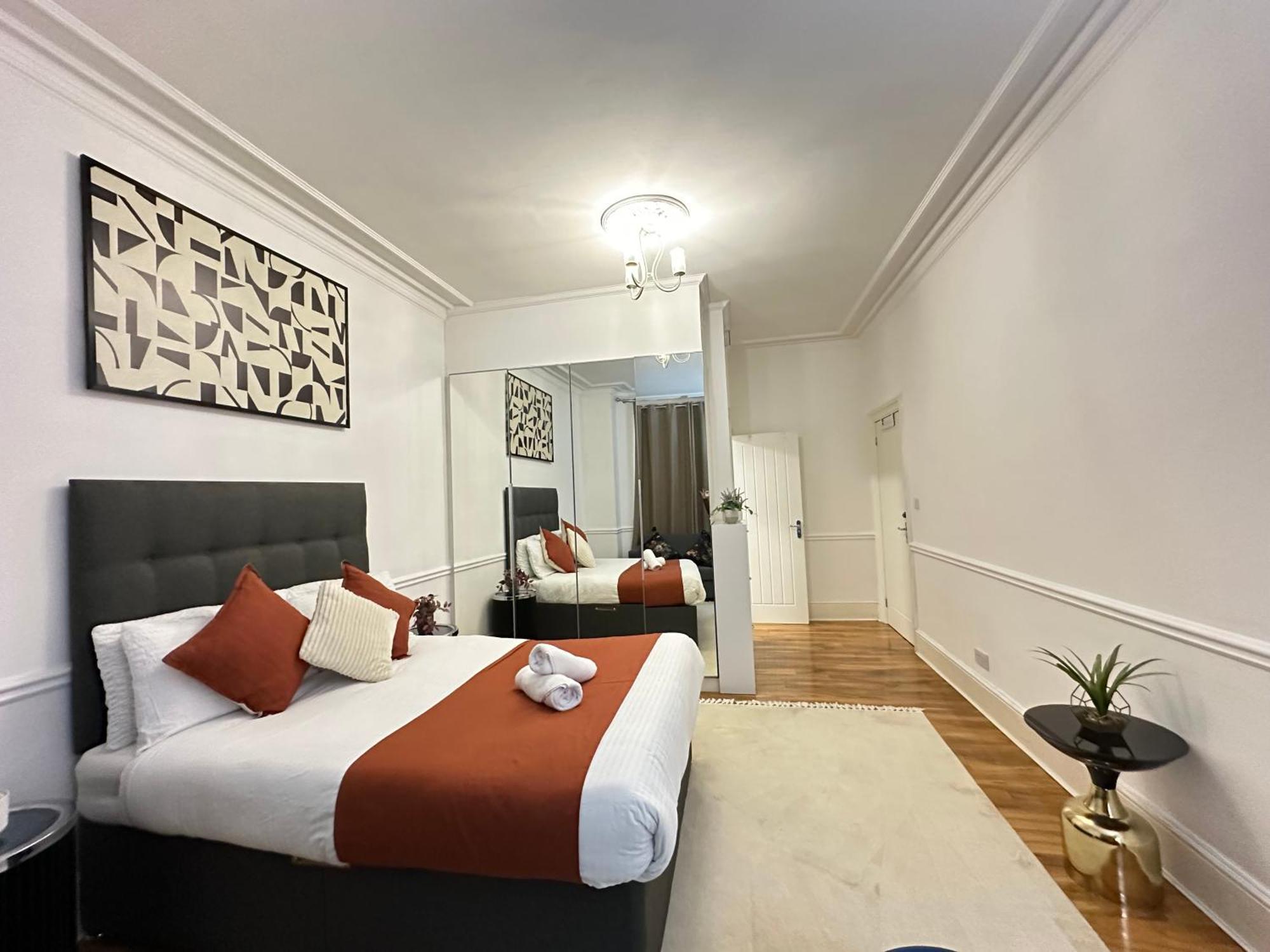 Oxford St Luxurious * London