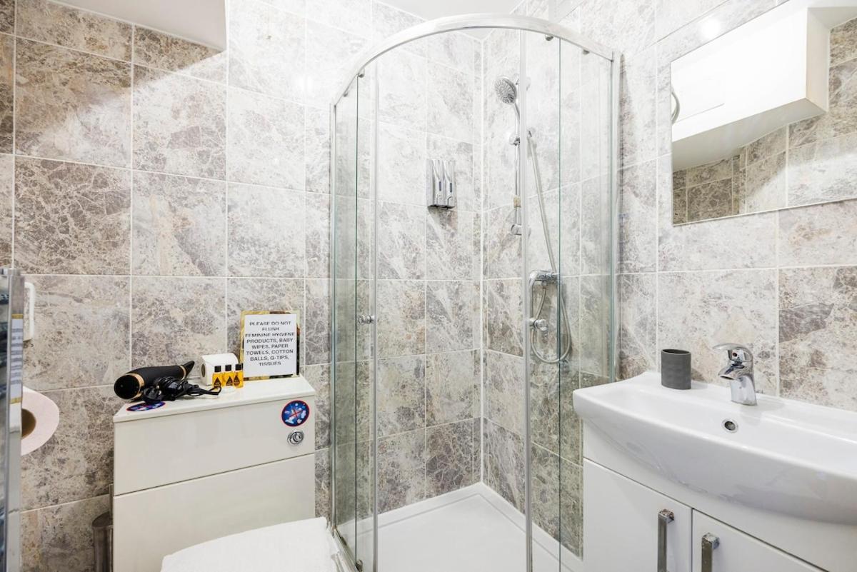 Apartamento Bridge Compact Apartment, Sleeps 3 , Tube 3 Mins Walk , Zone 1 , Weekly Offers *