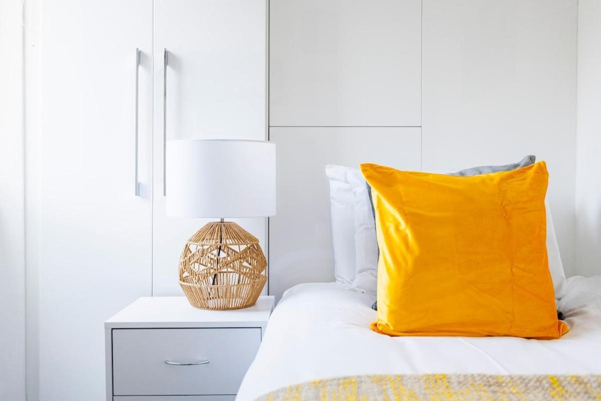 Appartement Bridge Compact Apartment, Sleeps 3 , Tube 3 Mins Walk , Zone 1 , Weekly Offers *