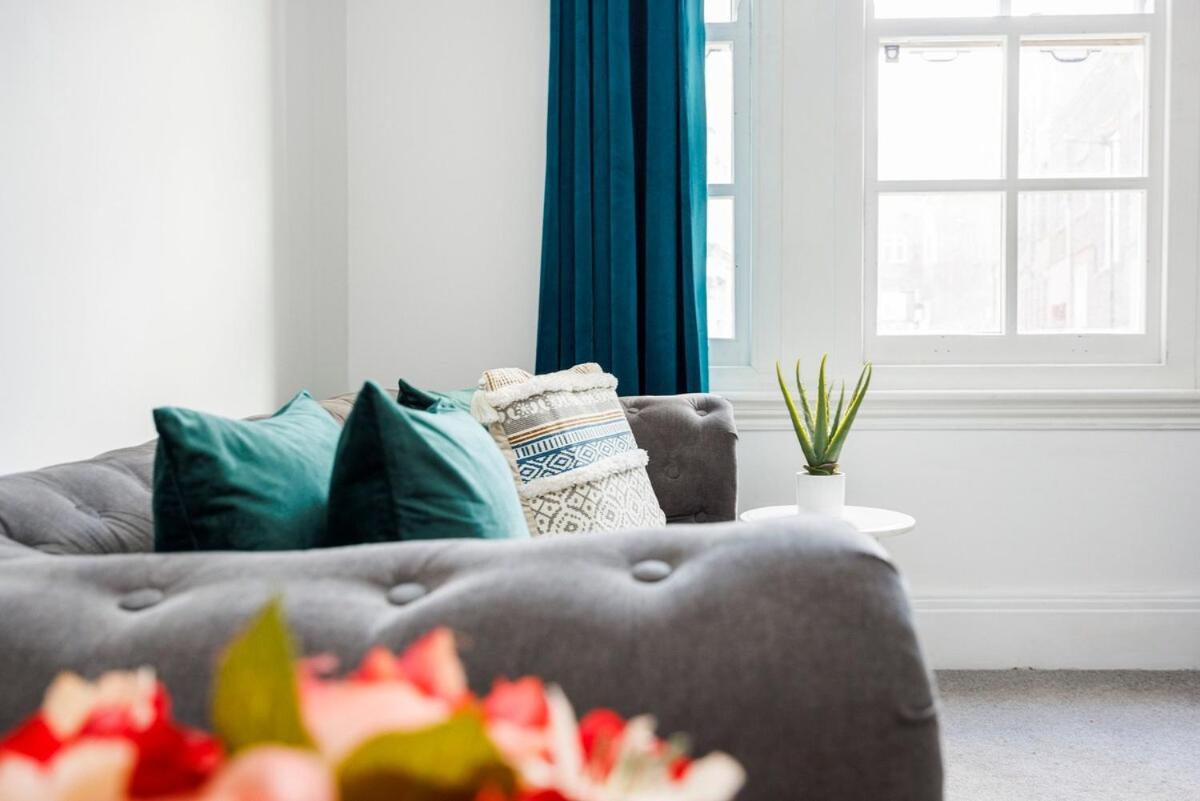 Bridge Compact Apartment, Sleeps 3 , Tube 3 Mins Walk , Zone 1 , Weekly Offers Appartement *