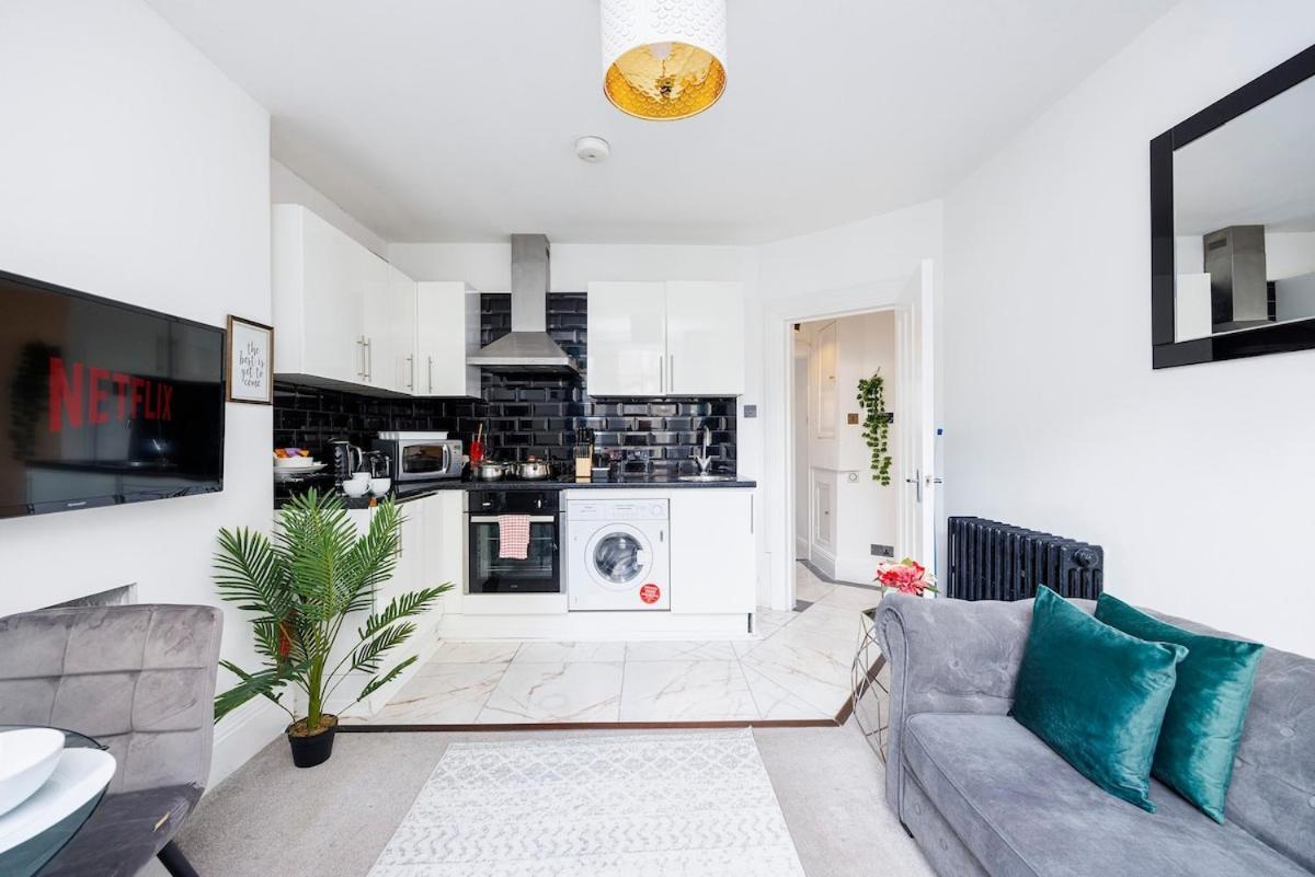 Appartement Bridge Compact Apartment, Sleeps 3 , Tube 3 Mins Walk , Zone 1 , Weekly Offers *