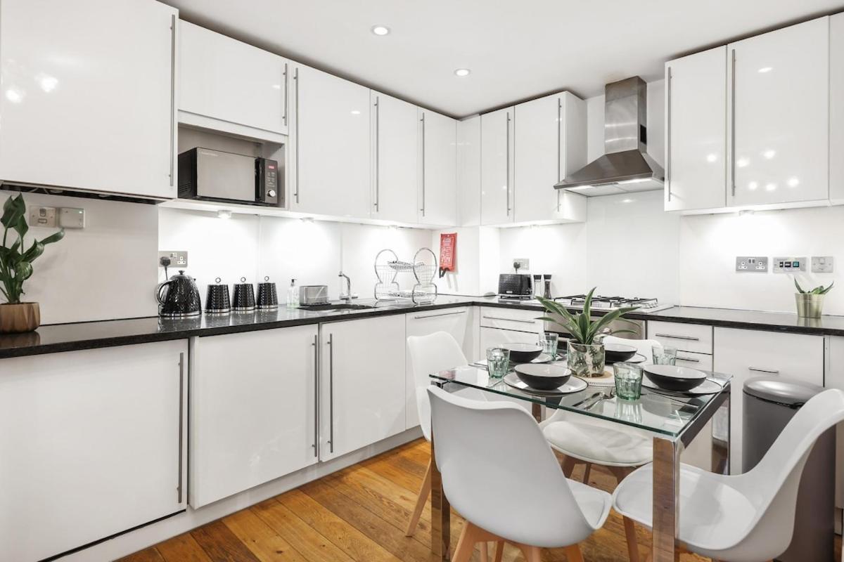 West End - Sleeps 5 - Amazing Location Appartement Londres