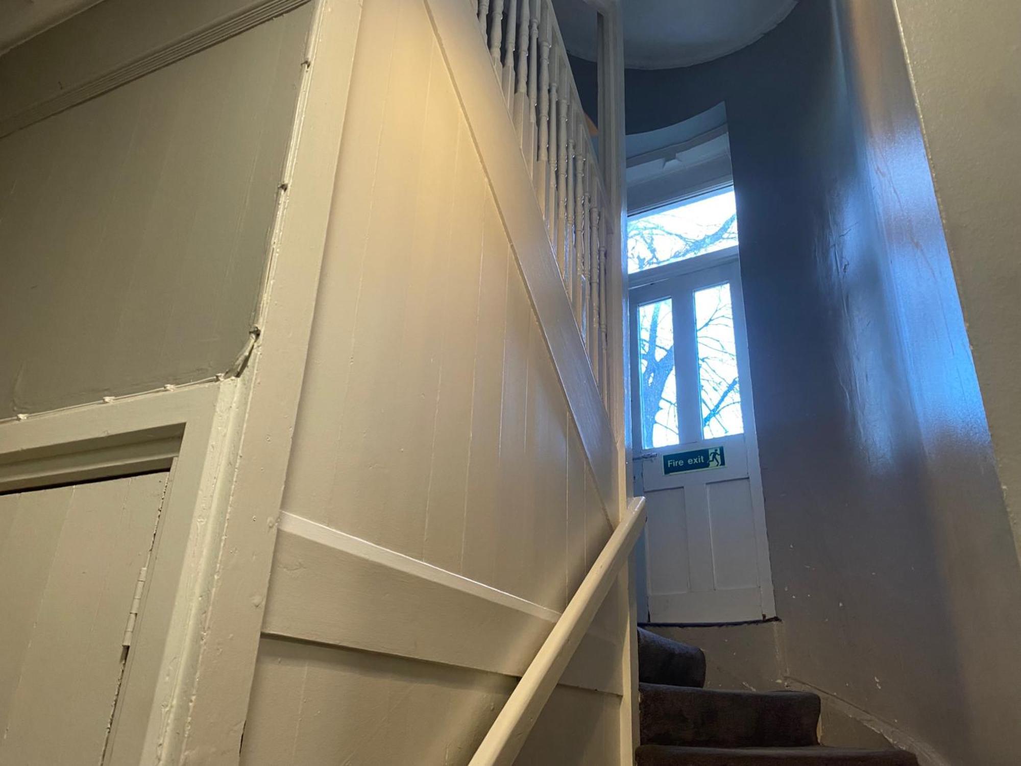 Victorian Building - Sleeps 5 - Pet Friendly *