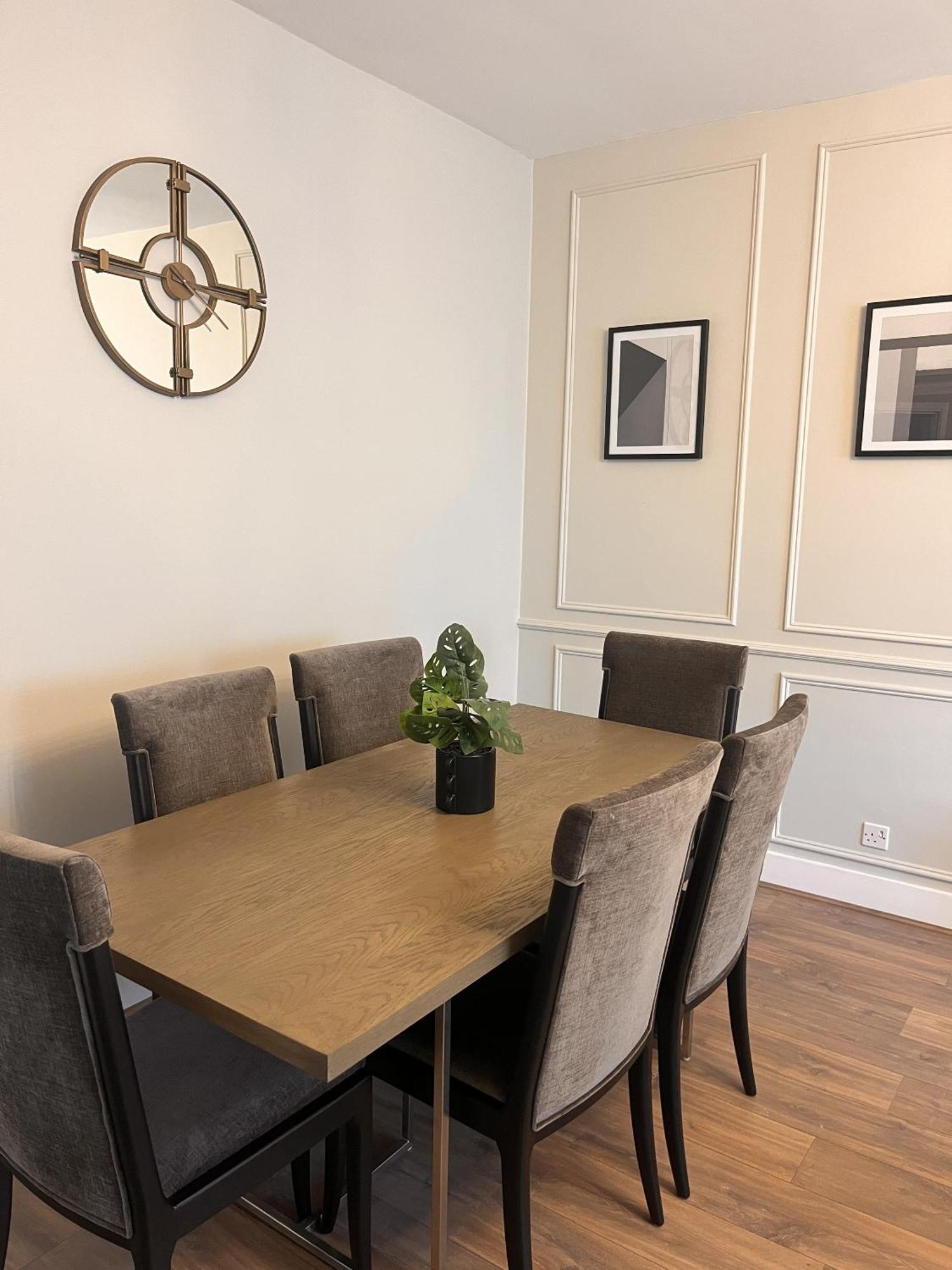 Primrose Hill Apartment *