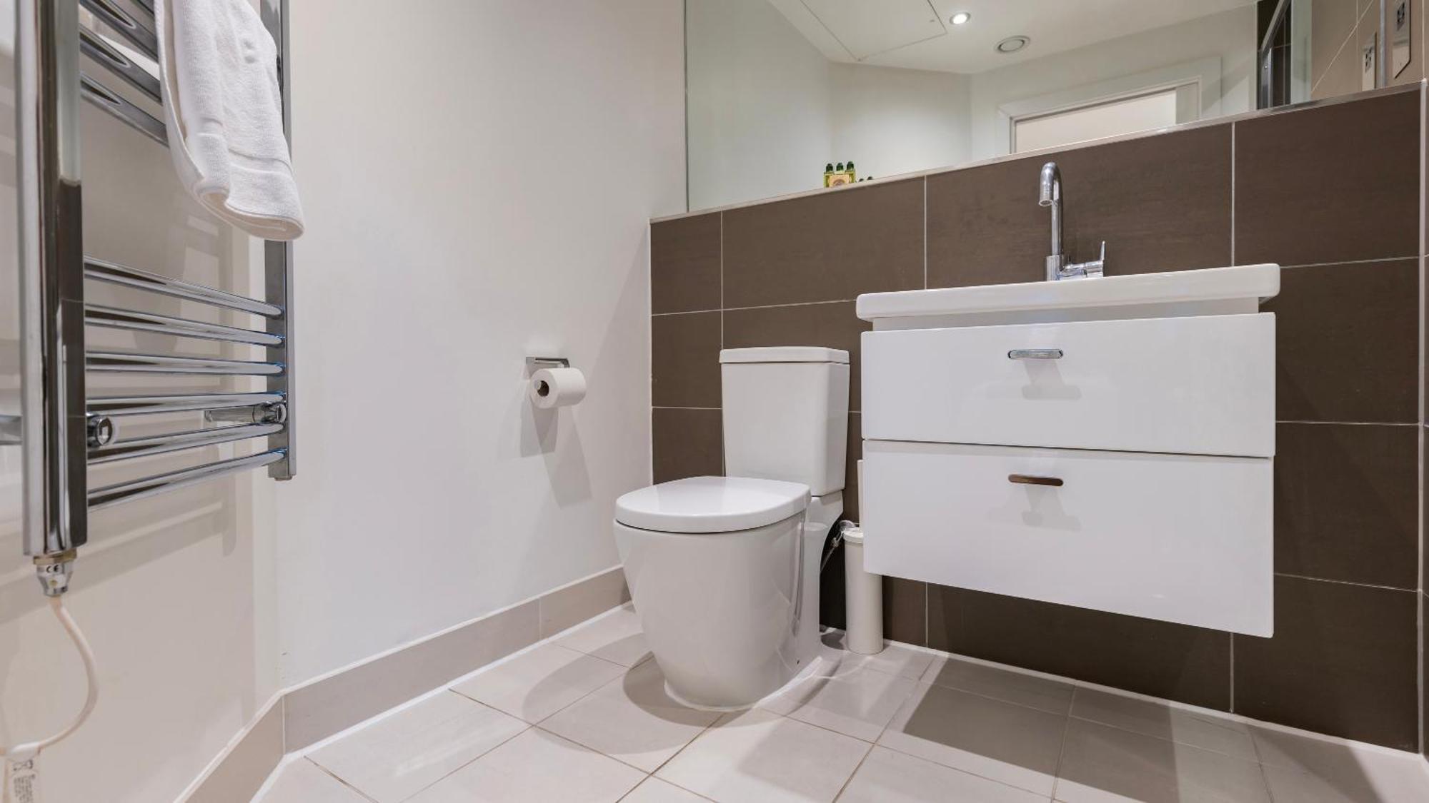 Bank Serviced By Lovelystay Apartahotel