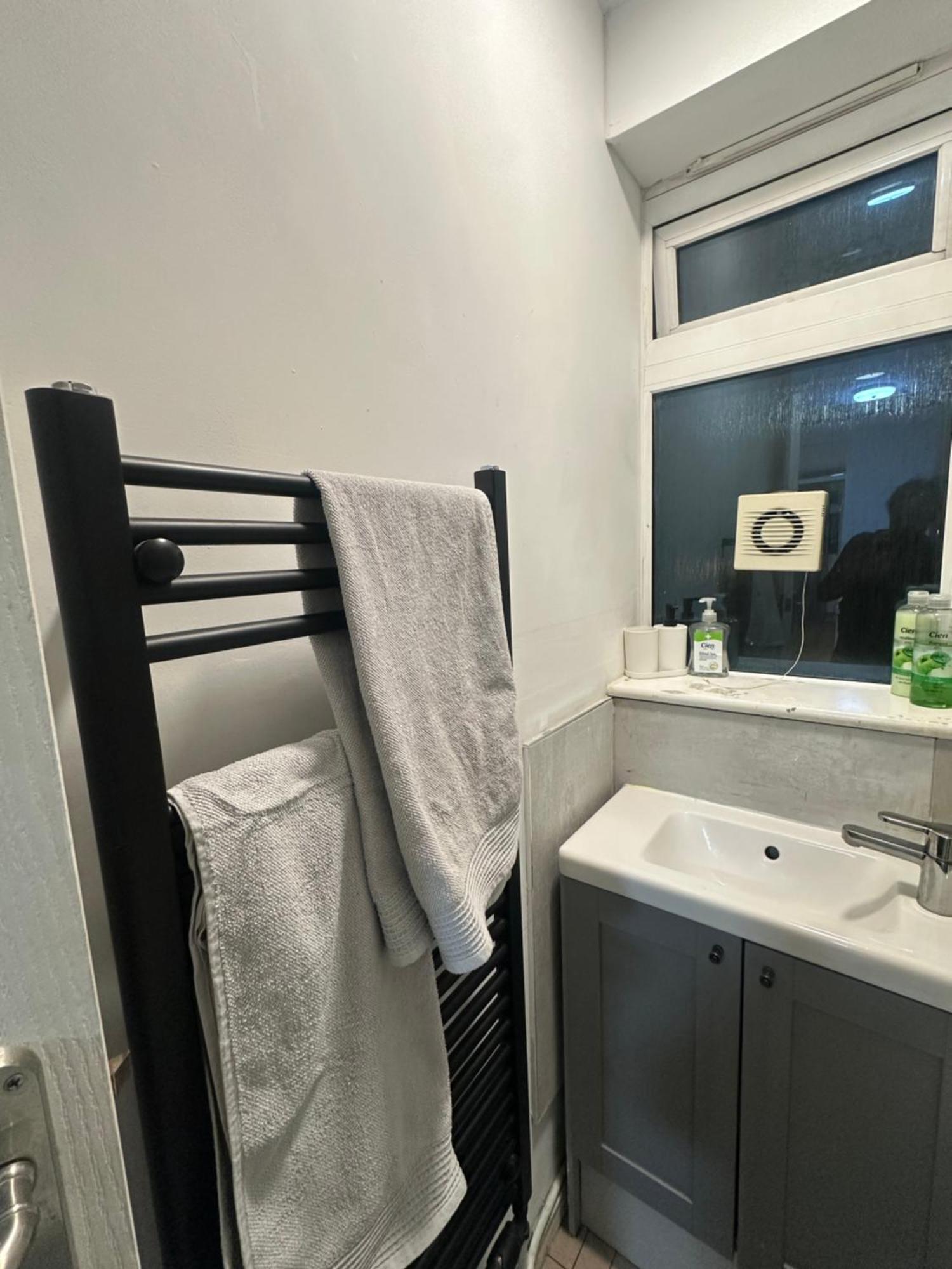 Simple And Tidy - Short Walk To Kennington & Oval Station Appartement Londres