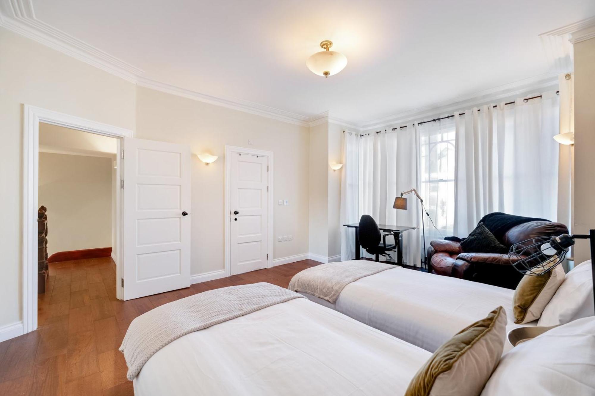 Hébergement de vacances Stunning Edwardian 6-bedroom Family In Muswell Hill