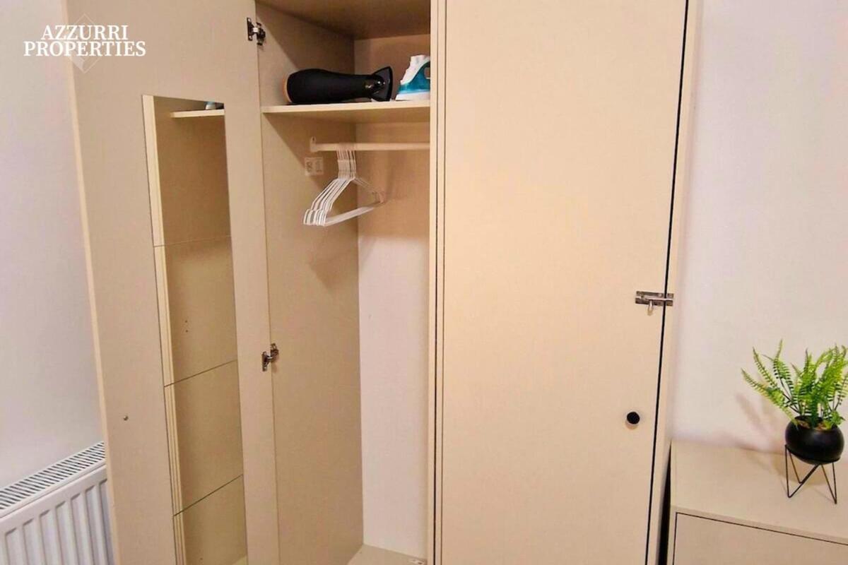 Apartment Cosy 2 Bedroom Flat Only 5 Minutes Walk To Canning Town Tube Station London