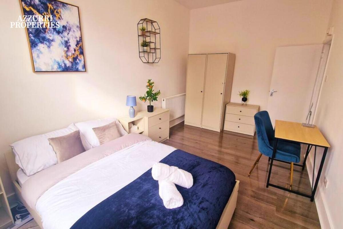 Cosy 2 Bedroom Flat Only 5 Minutes Walk To Canning Town Tube Station * London