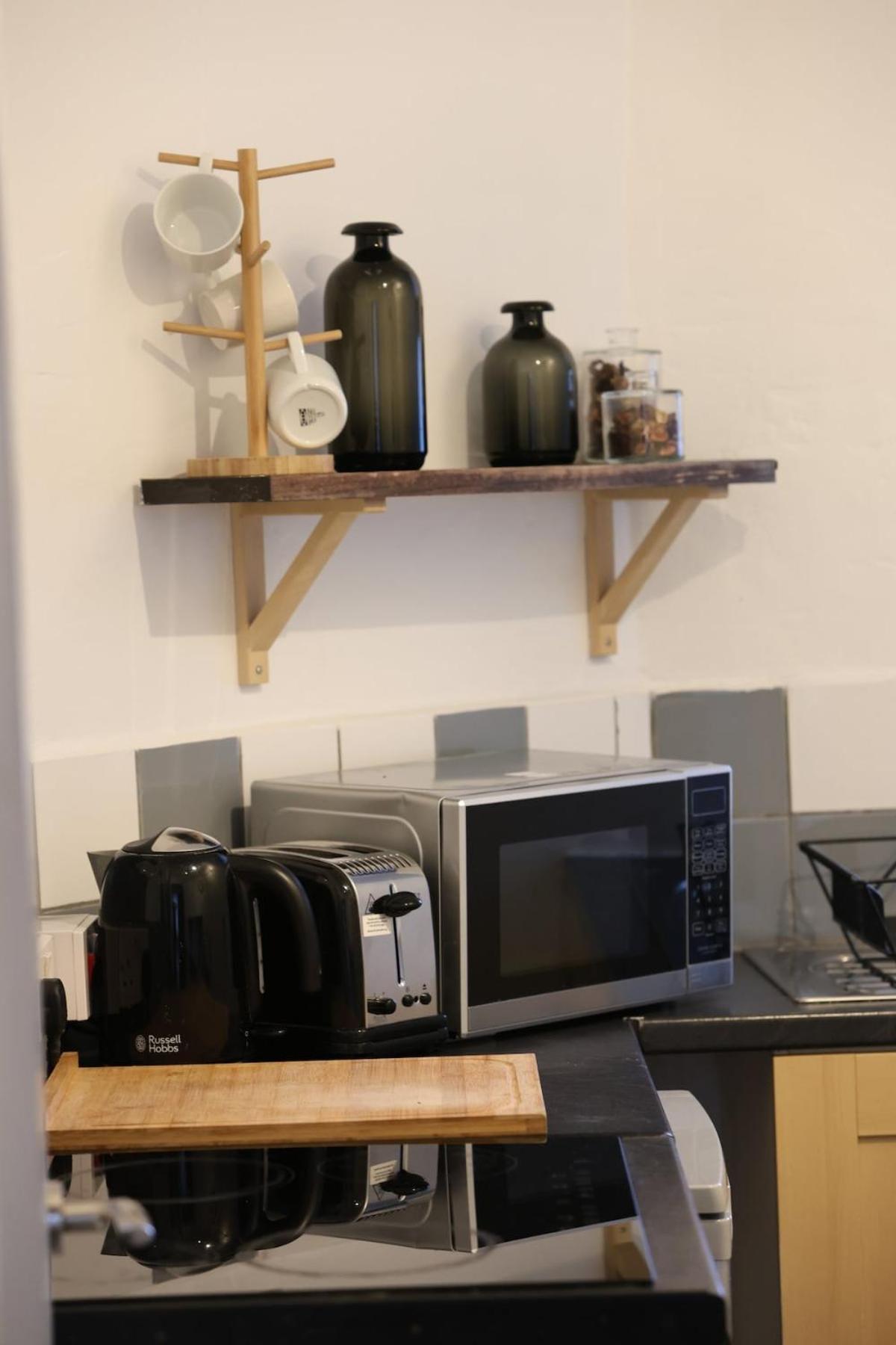 Warren Apartment *
