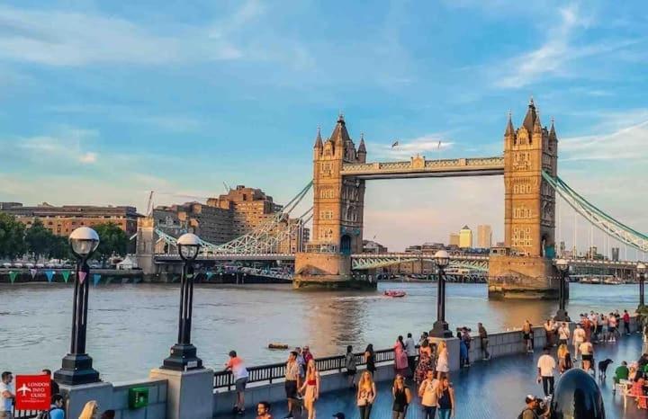 Designer Flat In The Heart Of Bridge * Londres