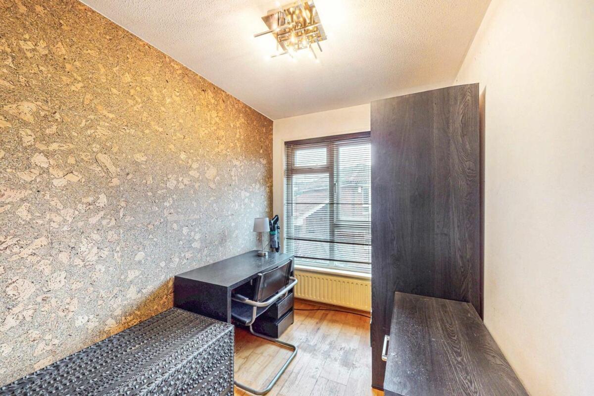 1-br Flat With Easy Tube Access Nine Elms Londres