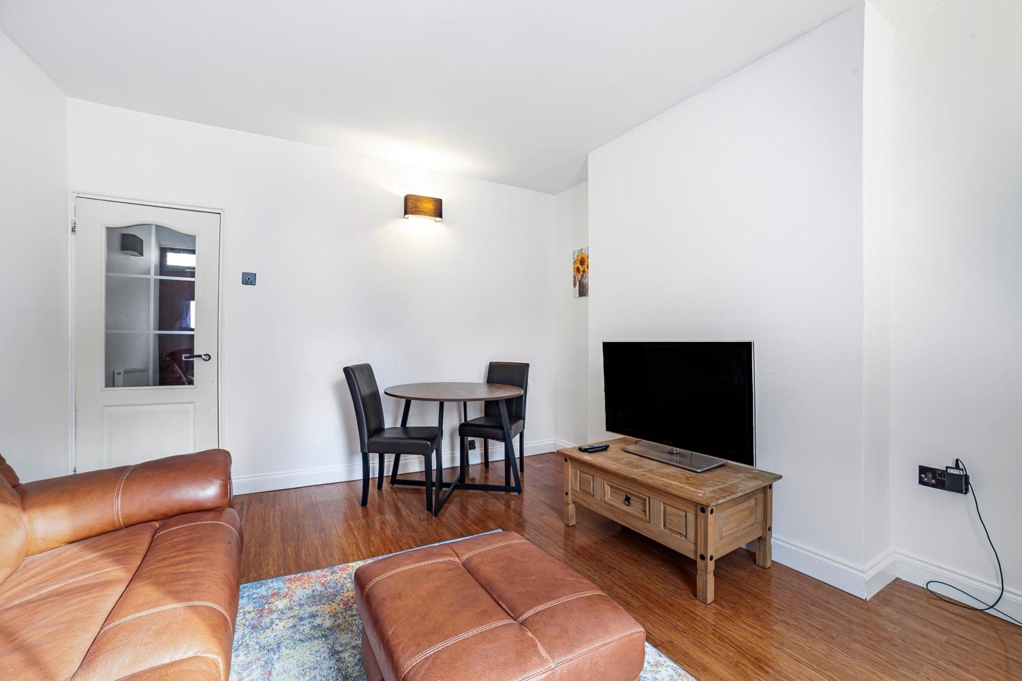 Charming & 1br Flat In Canary Wharf