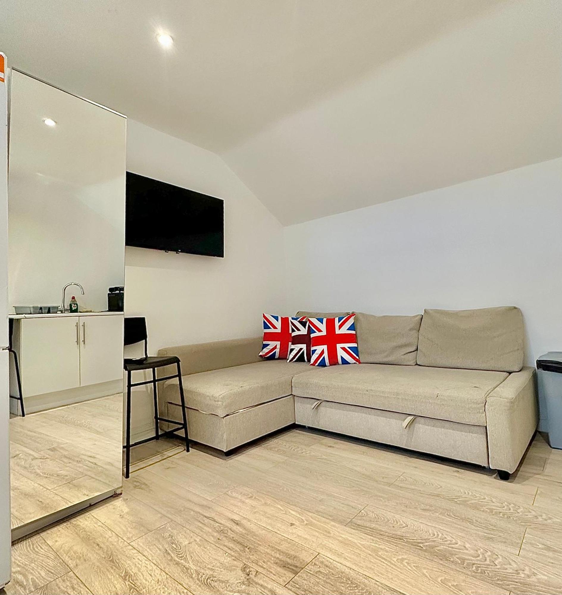 Flat C Garratt Lane * Londres