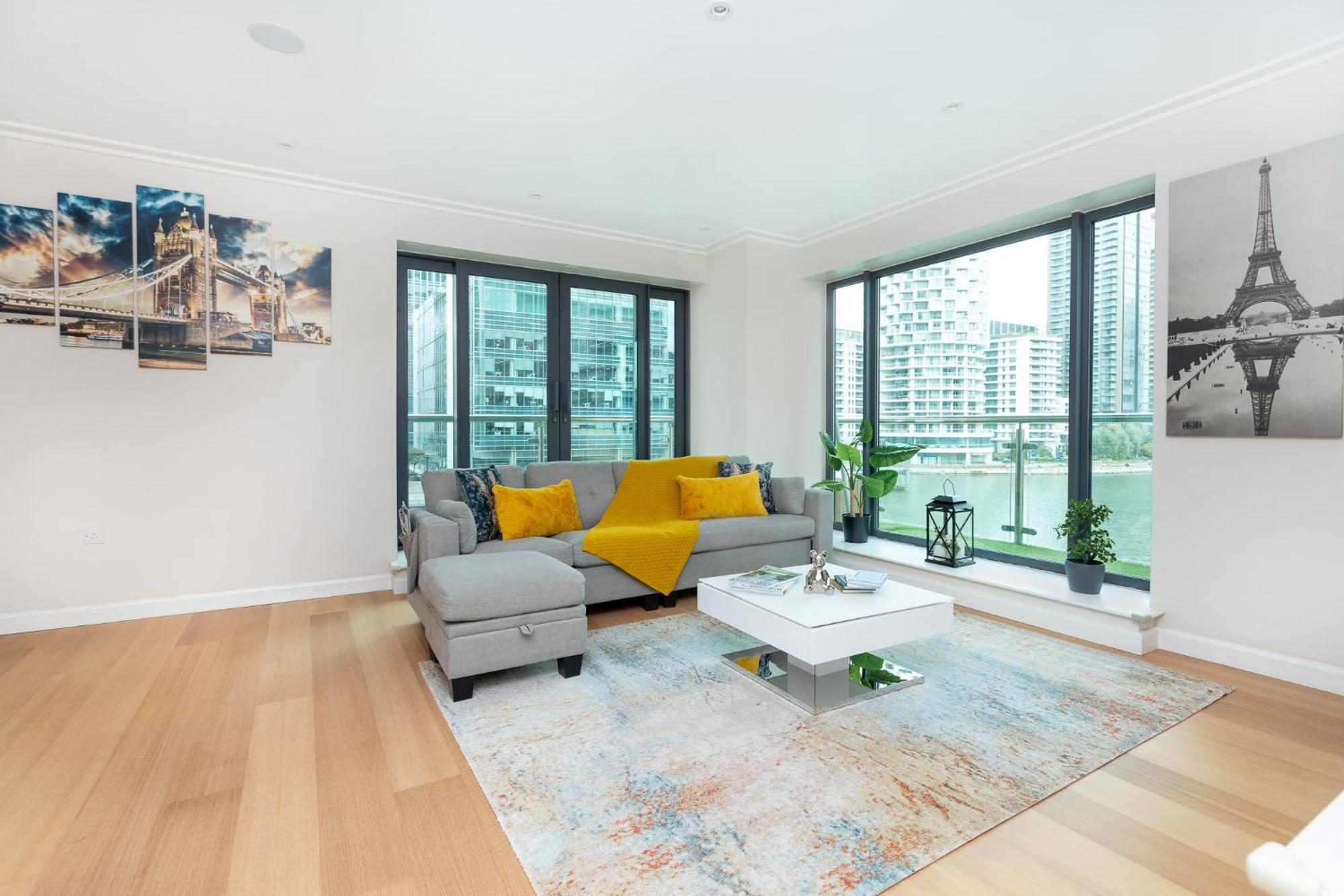 New Listing! Modern 3br, Prime Canary Wharf * Londen