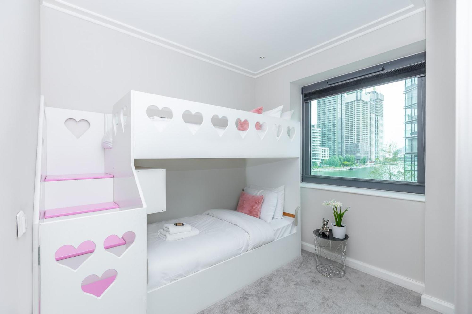 New Listing! Modern 3br, Prime Canary Wharf Londen