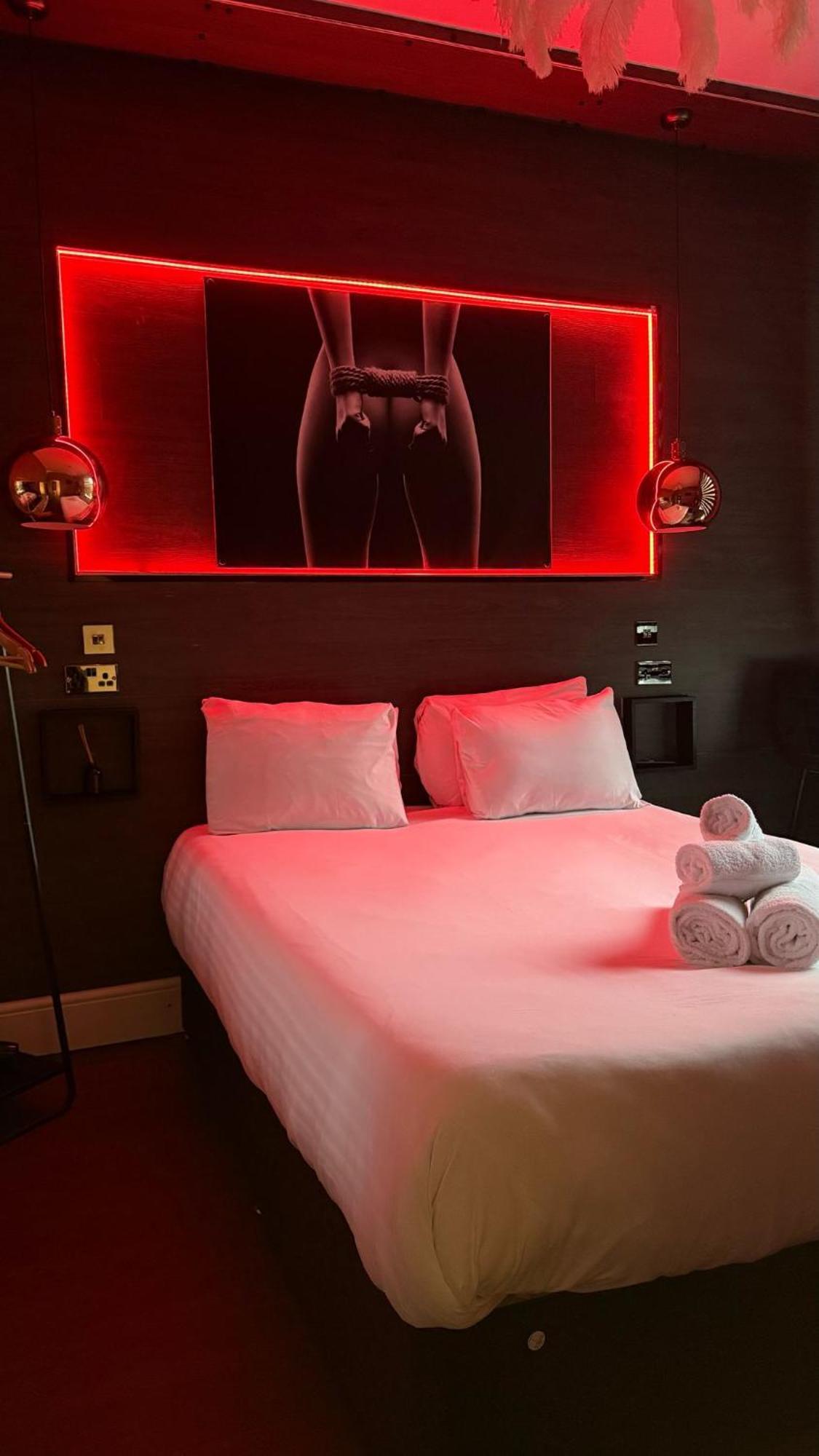 Elegant 1bedroom Flat With Jacuzzi In A Prime Location Apartment *