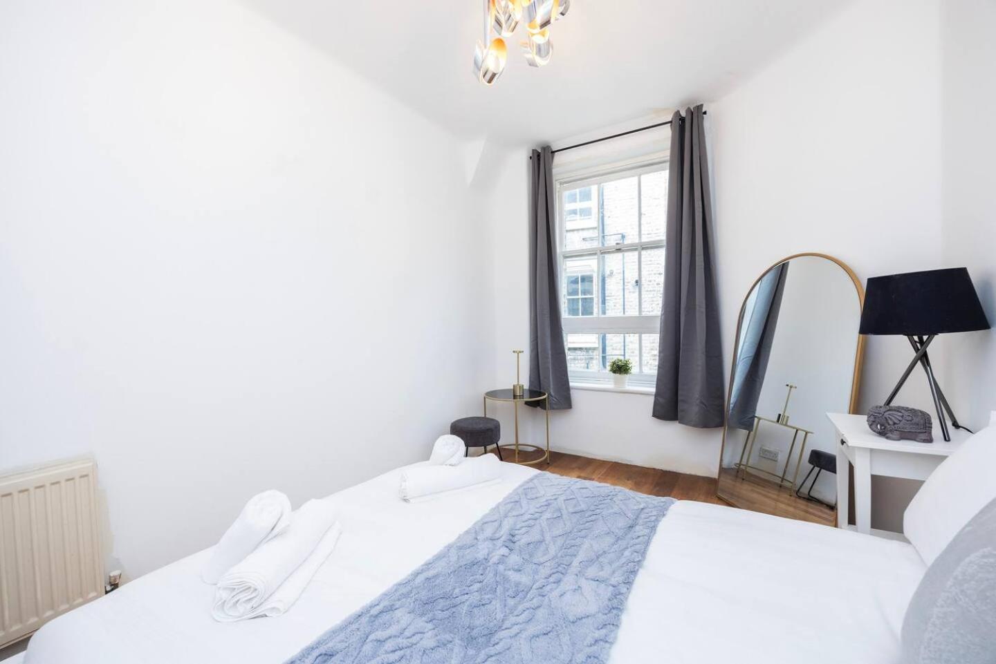 Spacious 2 Bedroom Old Street - Sleeps 6 Casa de Férias