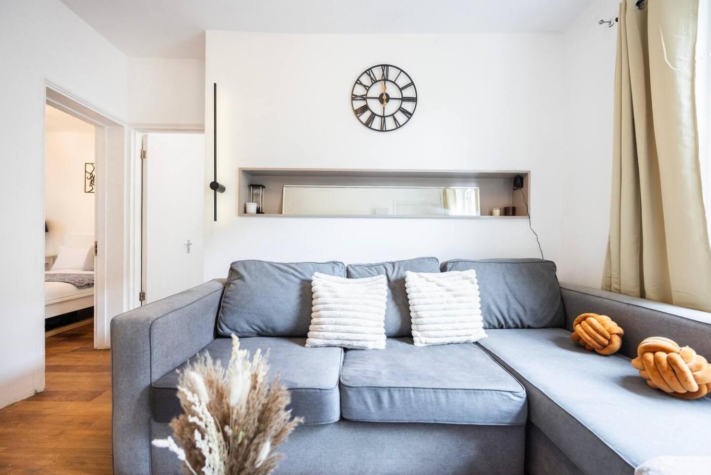Casa de Férias Spacious 2 Bedroom Old Street - Sleeps 6 *
