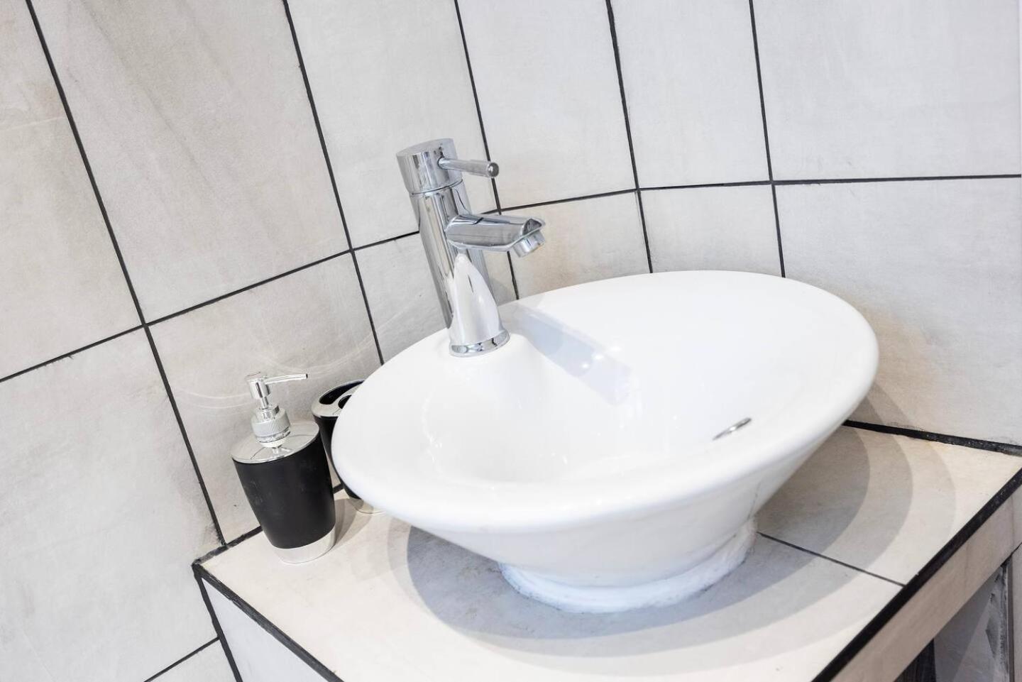 Spacious 2 Bedroom Old Street - Sleeps 6 Casa de Férias Londres