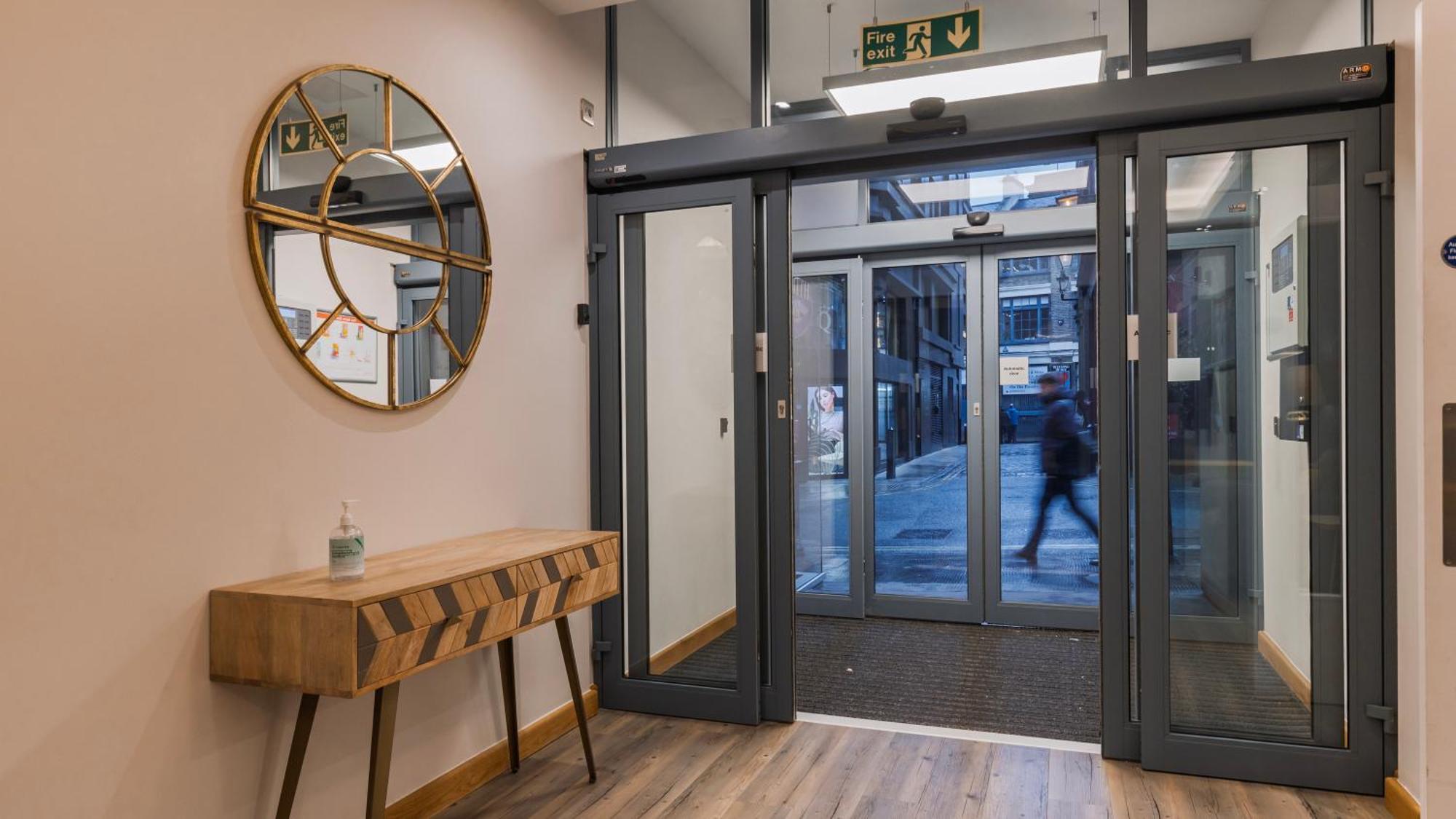 Farringdon Serviced By Lovelystay Apartamento