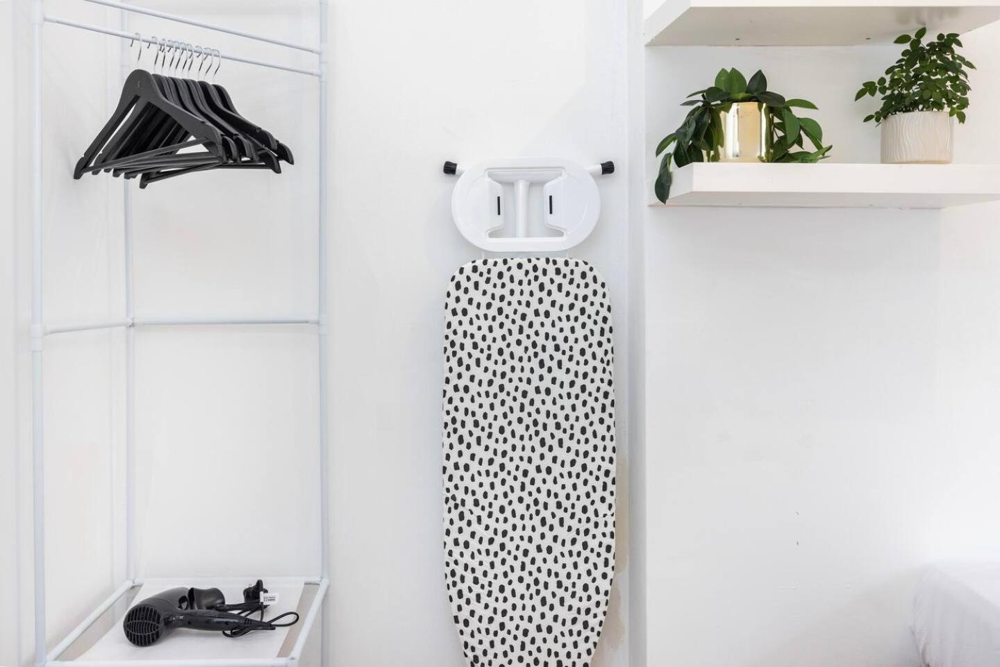 Spacious 2 Bedroom Old Street - Sleeps 6