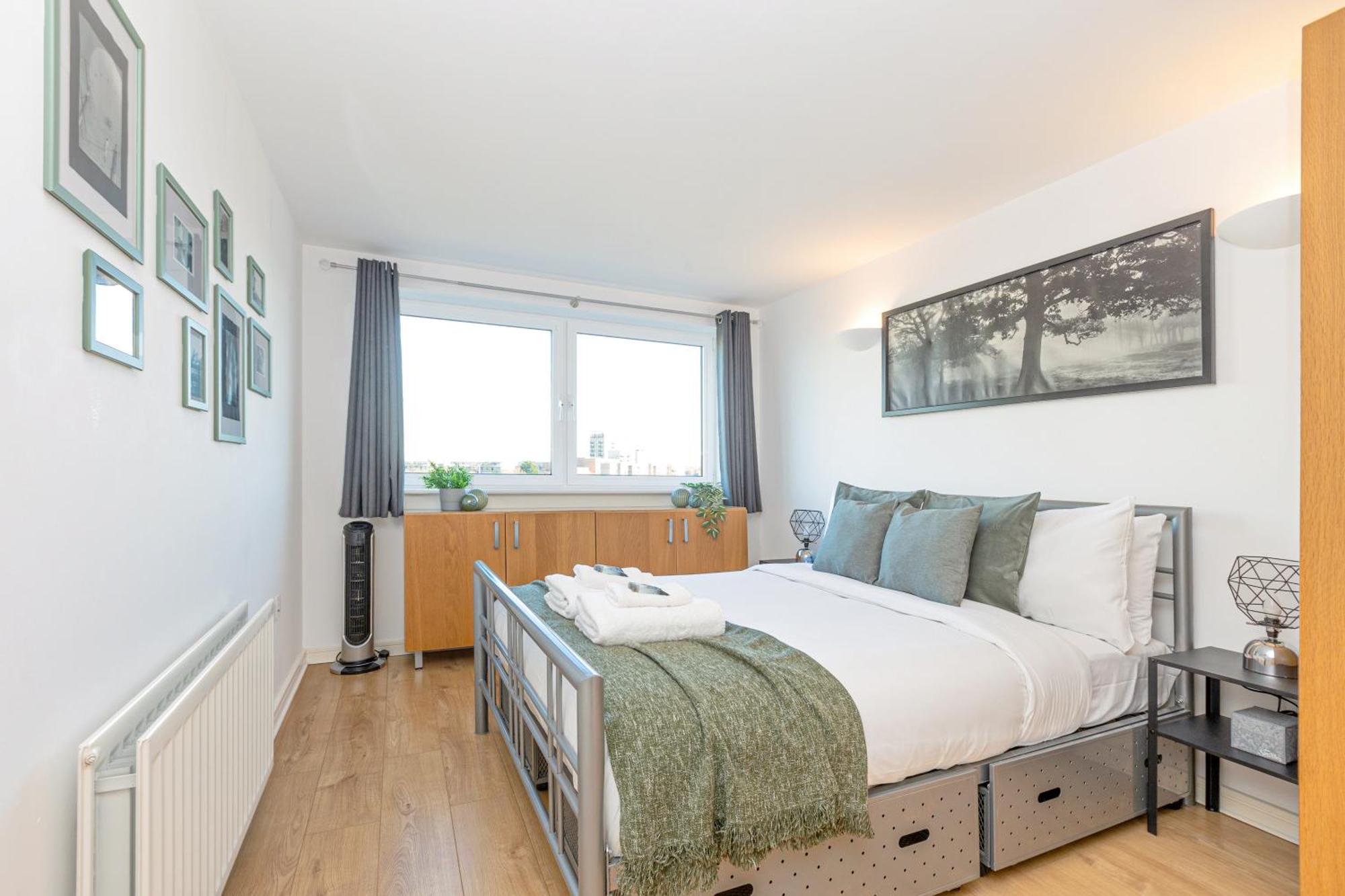 Appartement New Listing 2br With Parking, 10min Woolwich St *