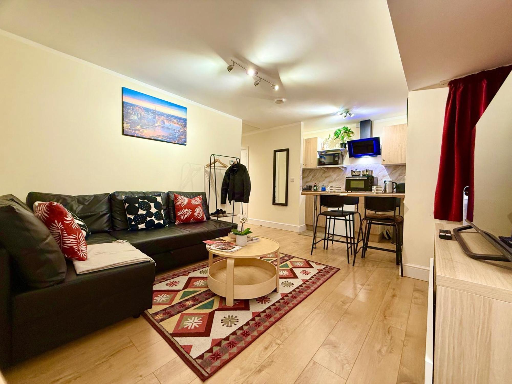 1bf-sleeps4-freeparking-pets-wifi- Appartement *