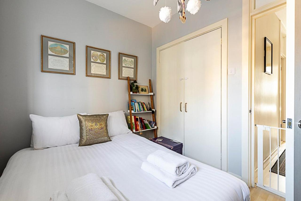 Stylish & Spacious 3-bed In Vibrant Bow Londres