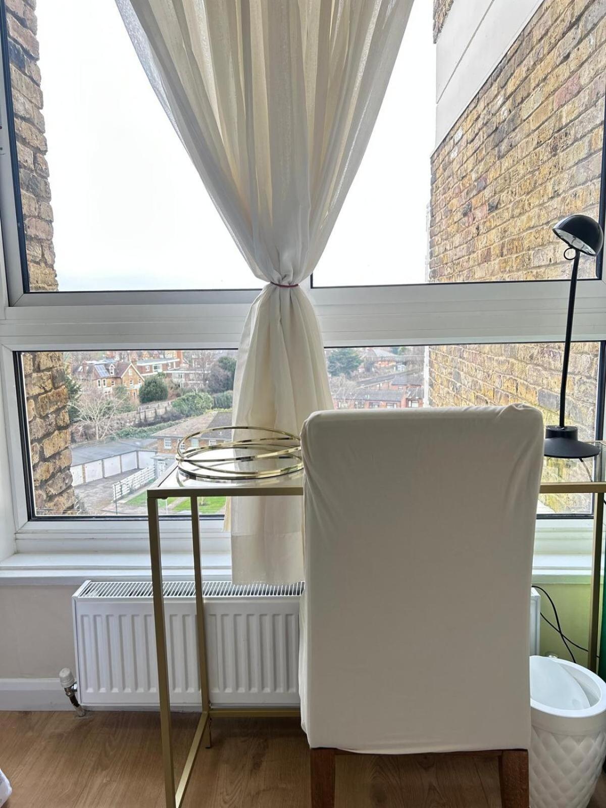 Barnes Flat, 2bed 2bath, Parking, Breakfast Londres