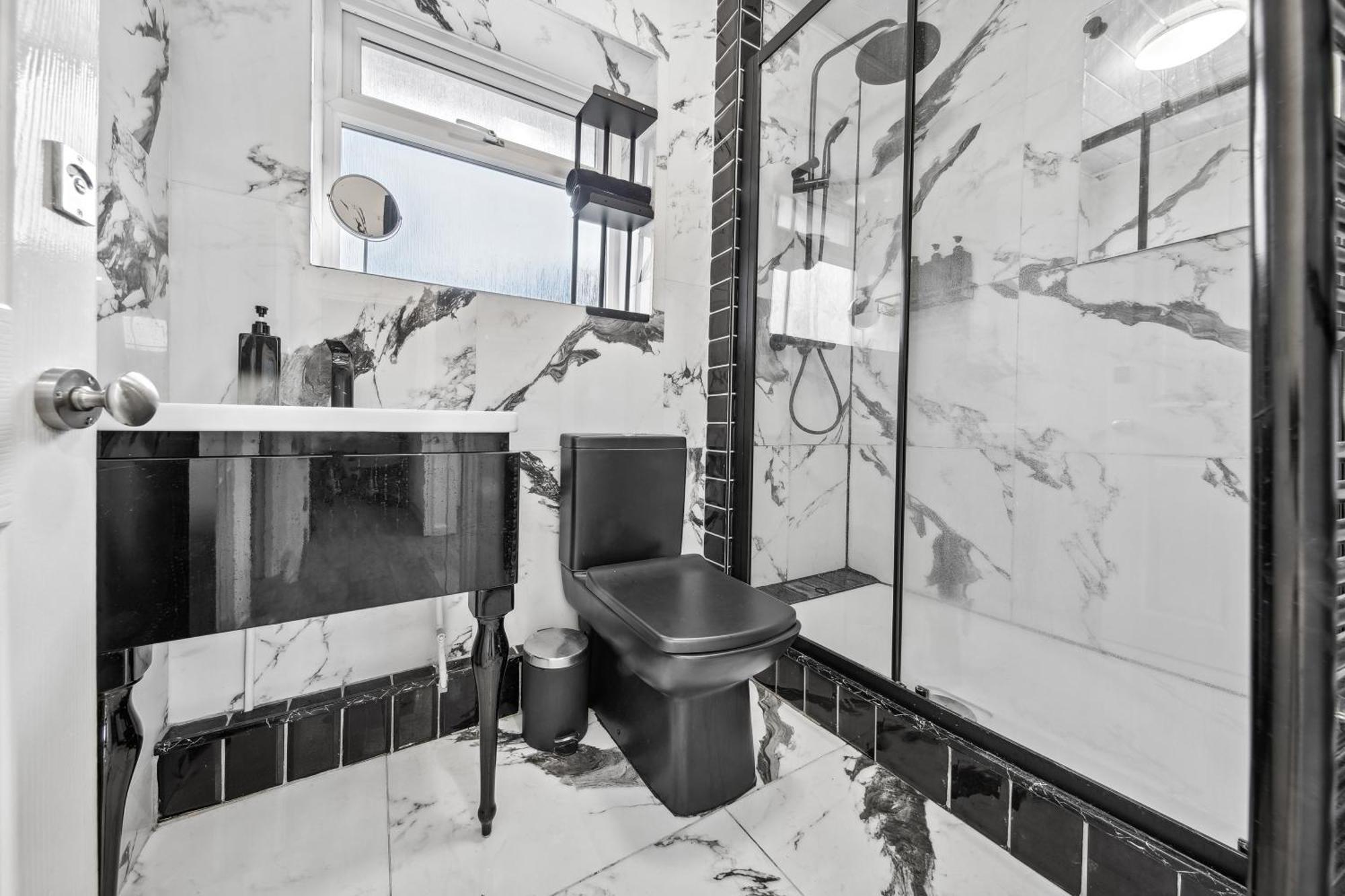 Luxury Retreat - Sleeps 7 - Hot Tub - Jacuzzi Сasa de vacaciones Londres