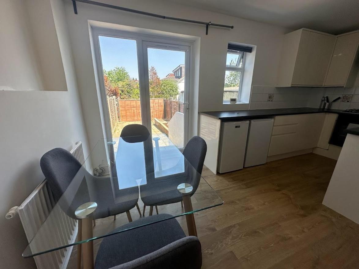 Appartement Flat Near Wembley, Self Check In, Garden