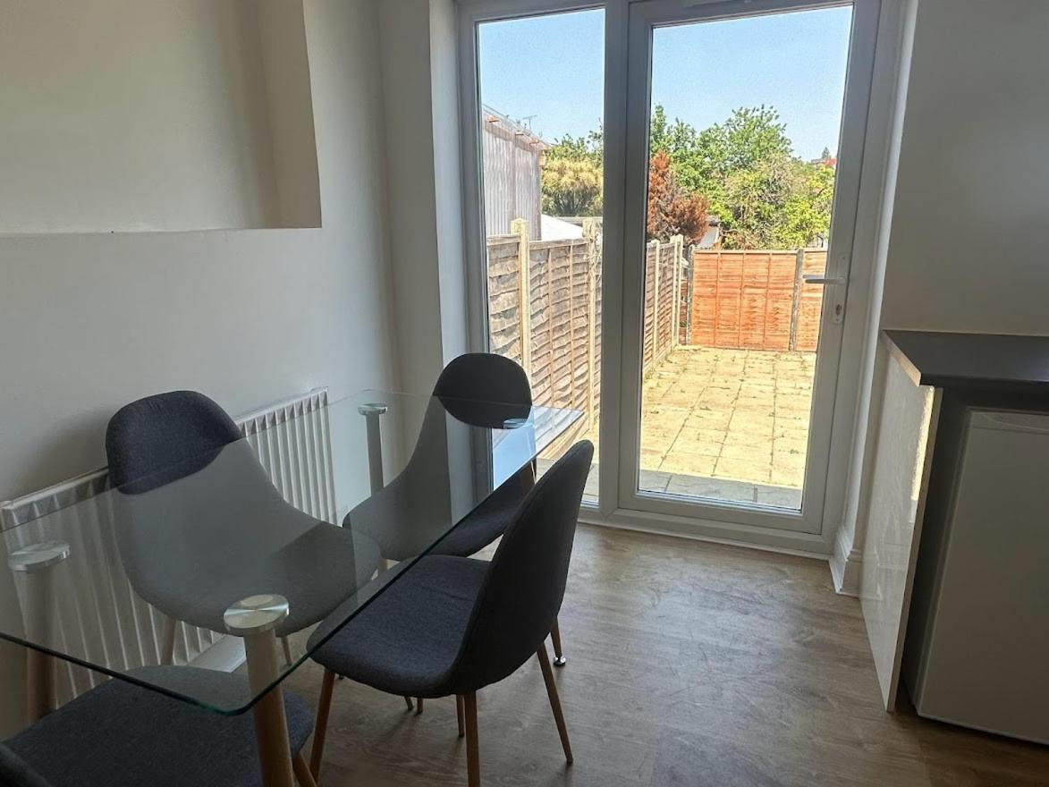 Flat Near Wembley, Self Check In, Garden Appartement Londres