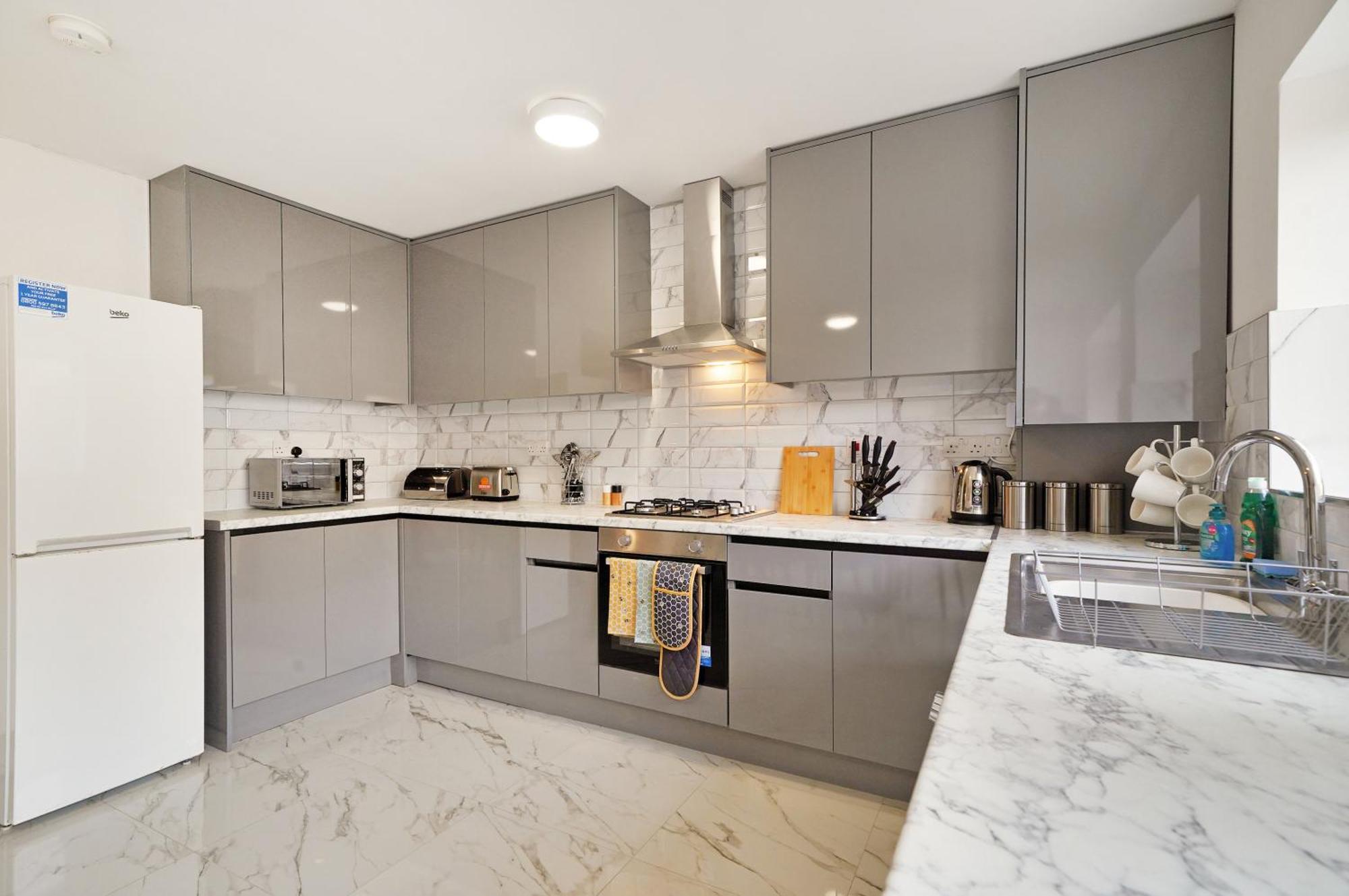 Hébergement de vacances Spacious House In Wembley - Sleeps 14 Londres