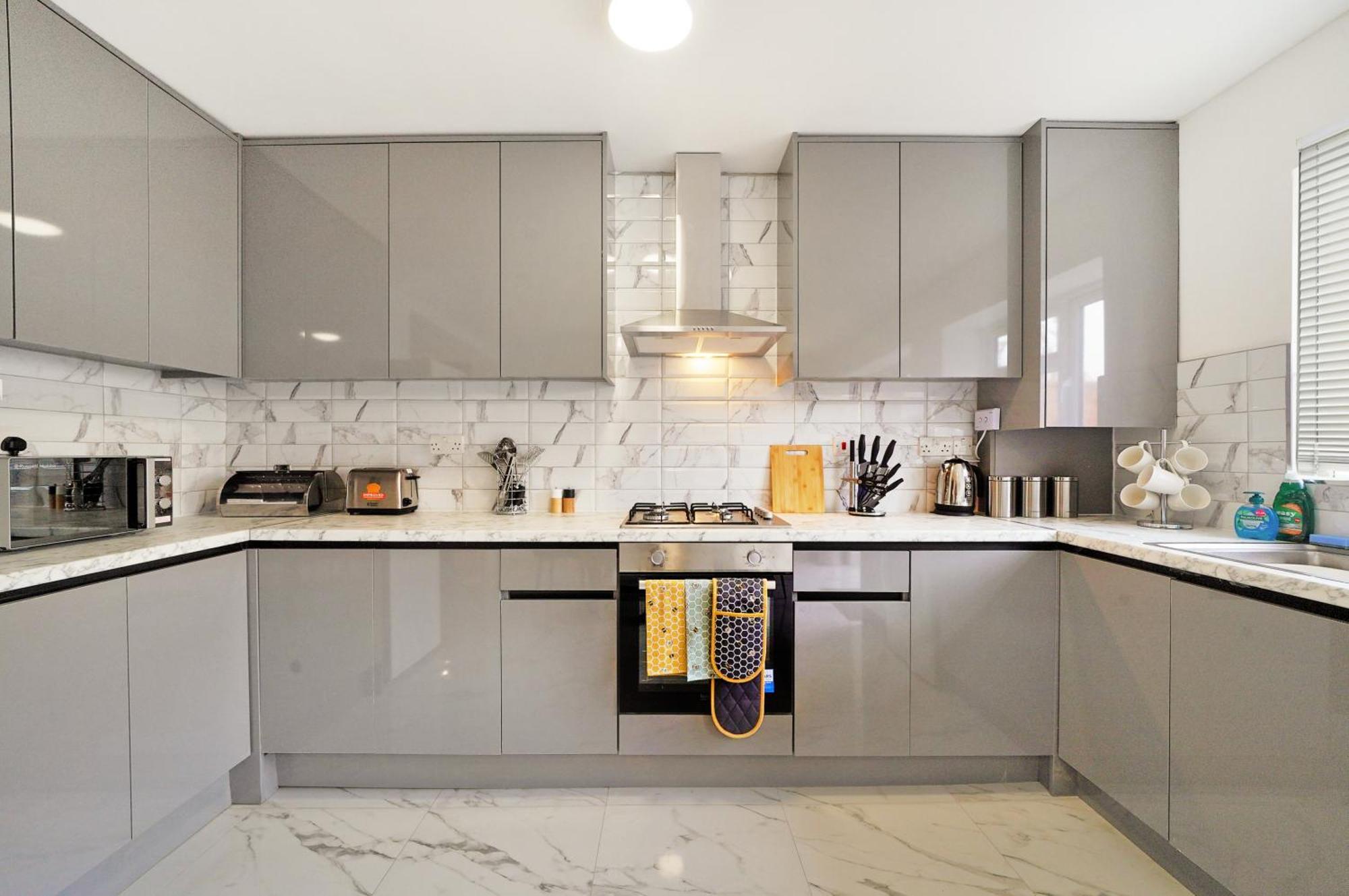 Hébergement de vacances Spacious House In Wembley - Sleeps 14 *