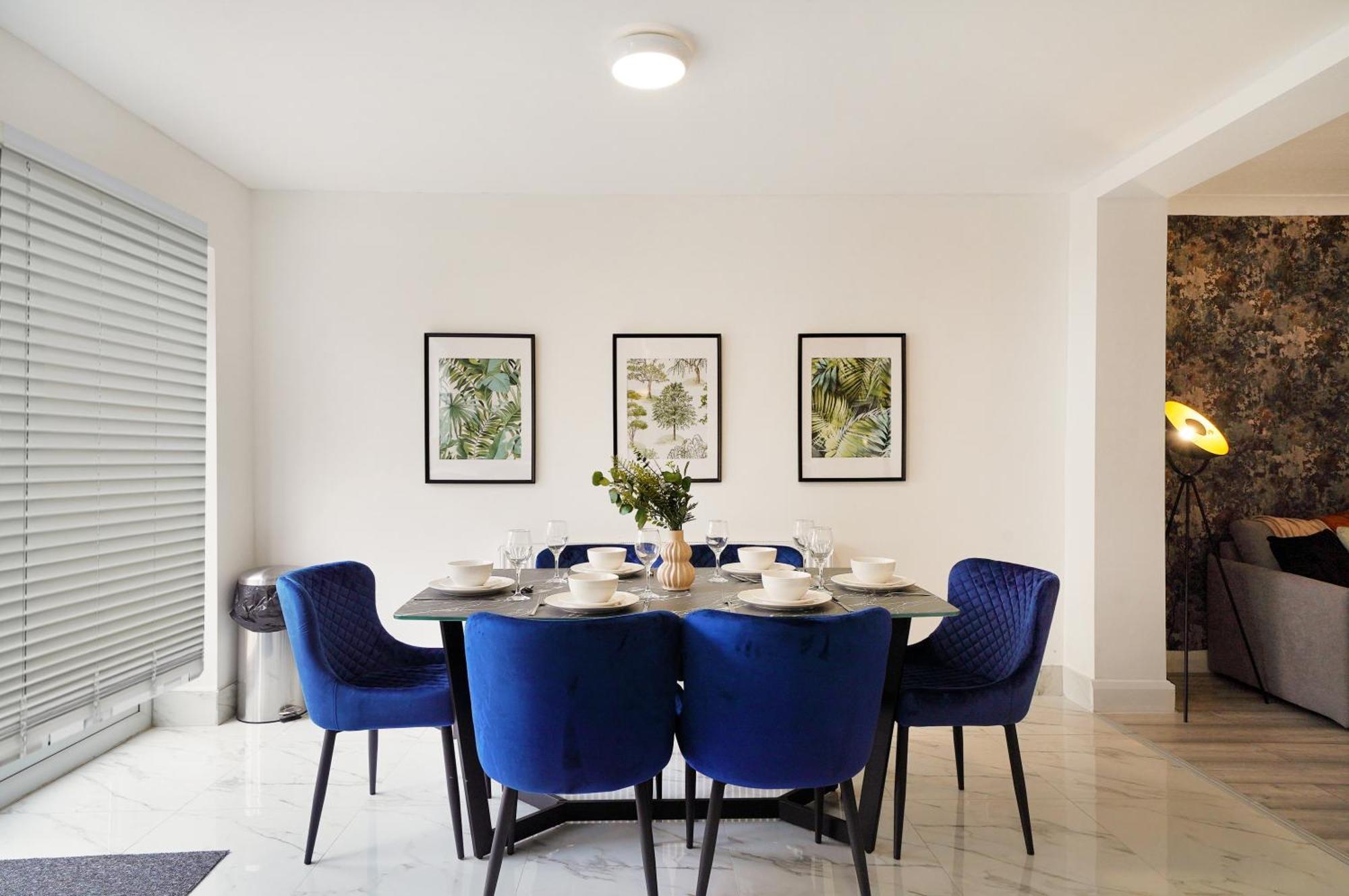 Spacious House In Wembley - Sleeps 14 * Londres
