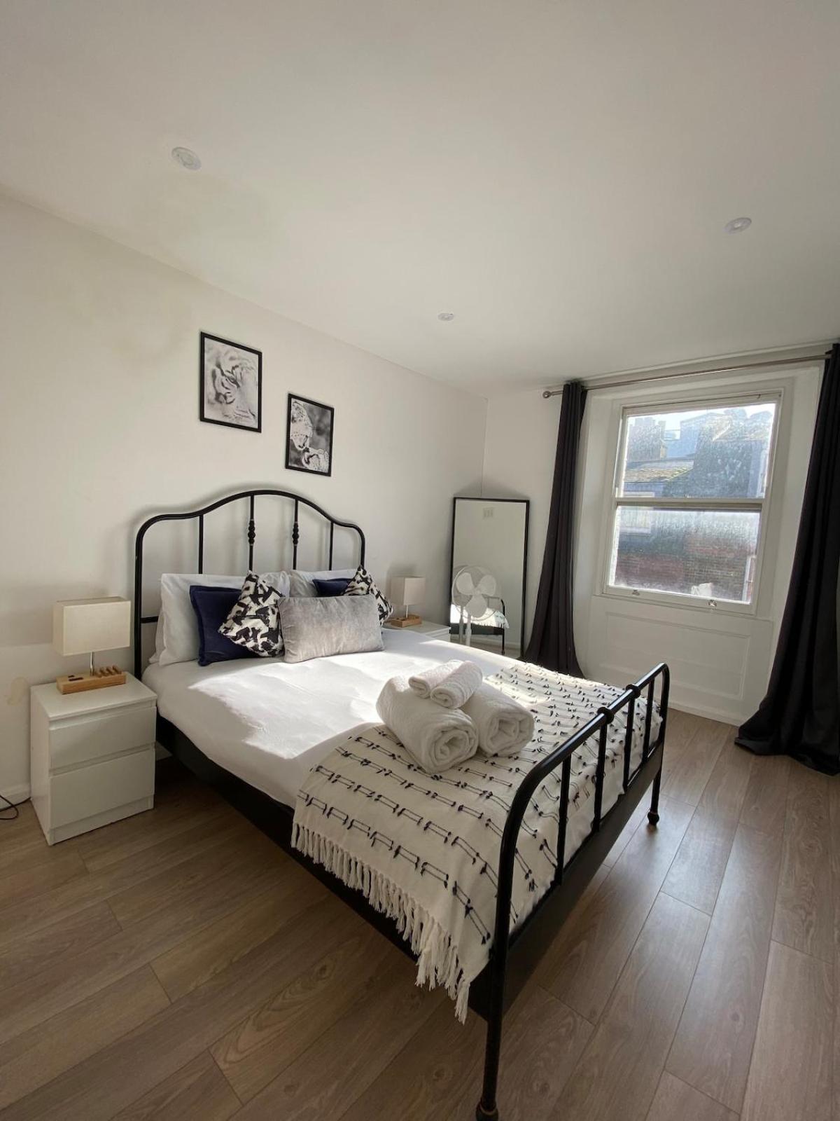2-bed Flat On The Lively Old Compton St - Soho! Appartement Londen