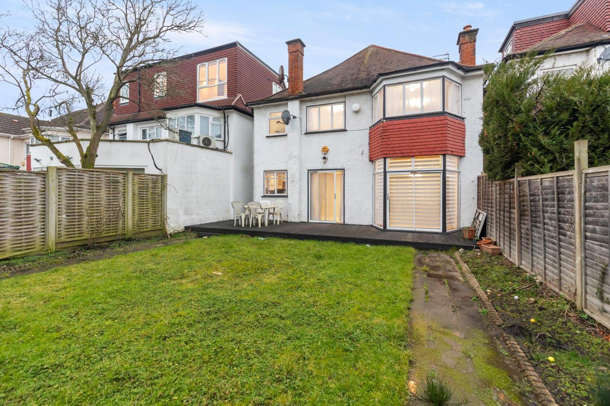 Spacious 4 Bedroom House Londres