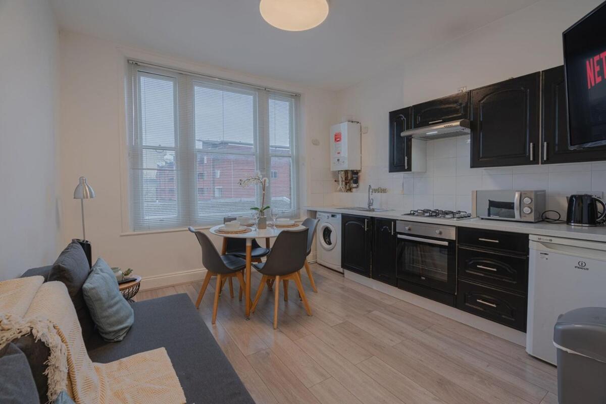 Comfy 1 Bed Flat In Sleeps 3 * Londres