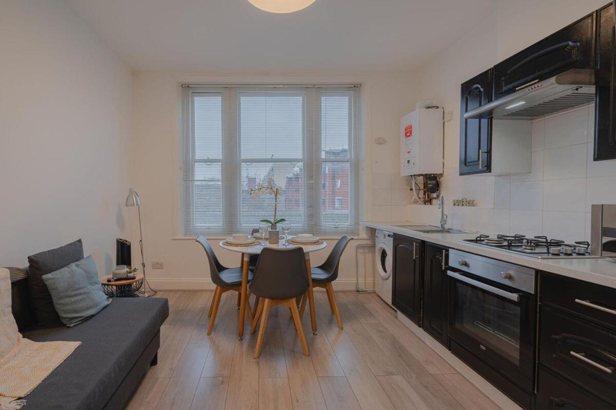 Comfy 1 Bed Flat In Sleeps 3 Appartement *