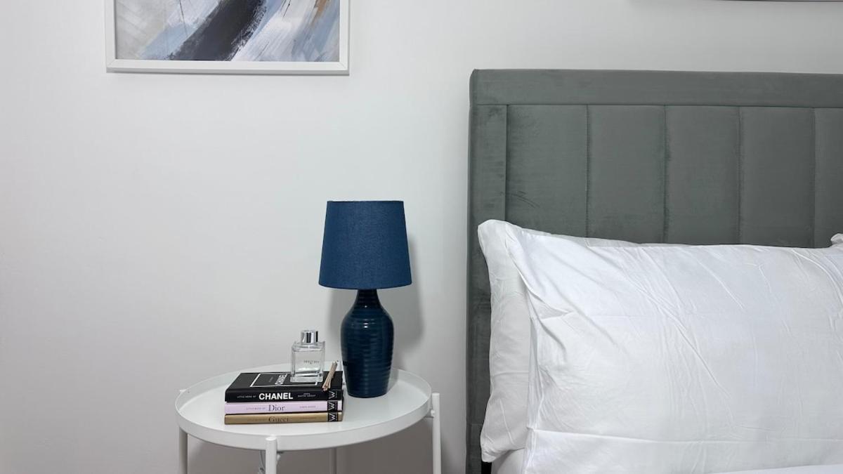 Cosy 2 Bedroom Modern Appartement *
