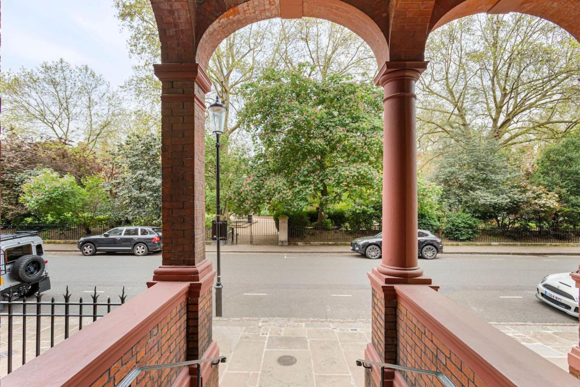 Spacious 2 Bedroom In Cadogan Square