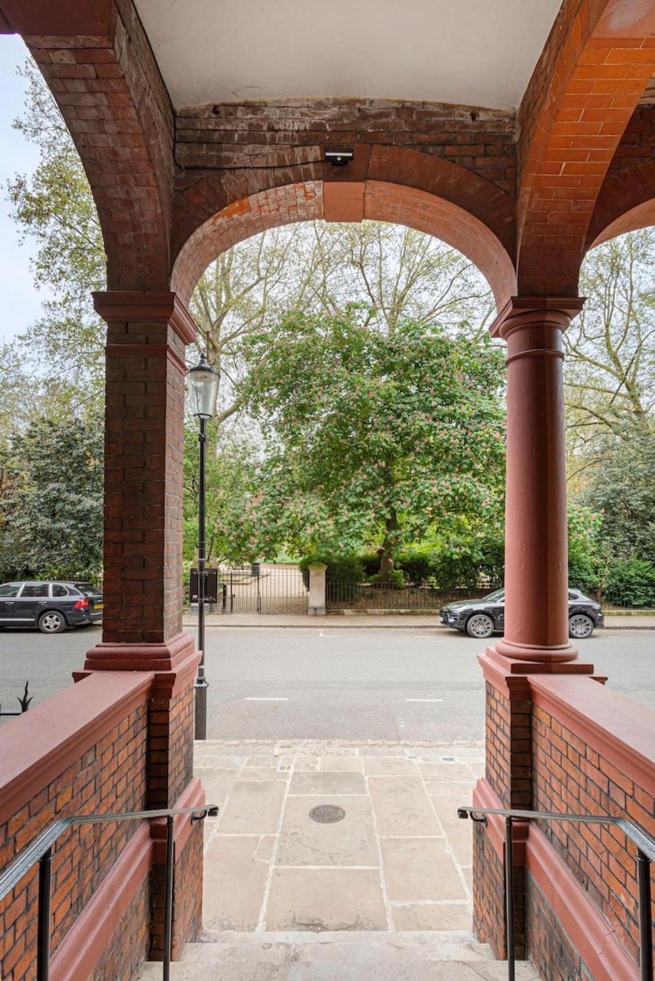 Spacious 2 Bedroom In Cadogan Square Londres
